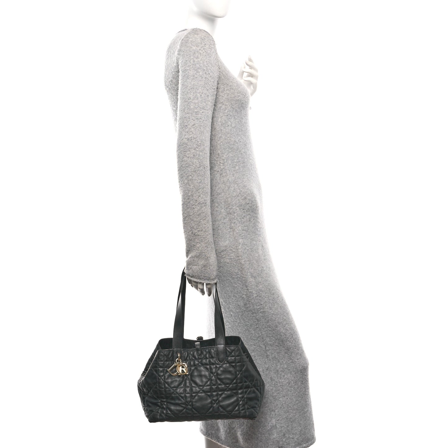 Calfskin Macrocannage Medium Toujours Black