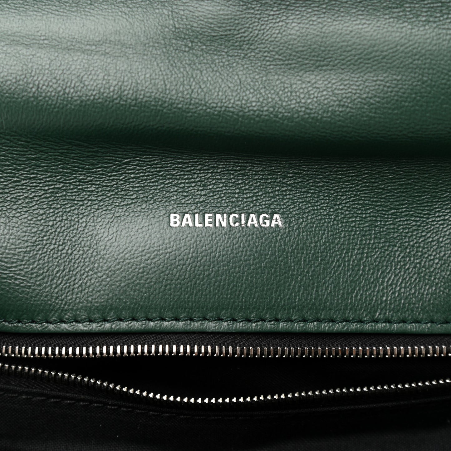 Nappa Calfskin Quilted Touch B Puffy Clutch Forest Green