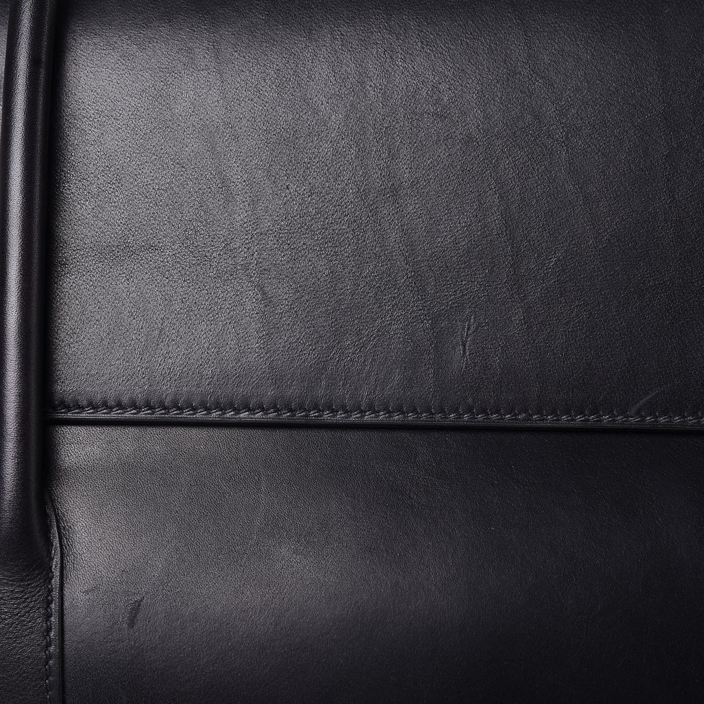 Swift Initiale Black