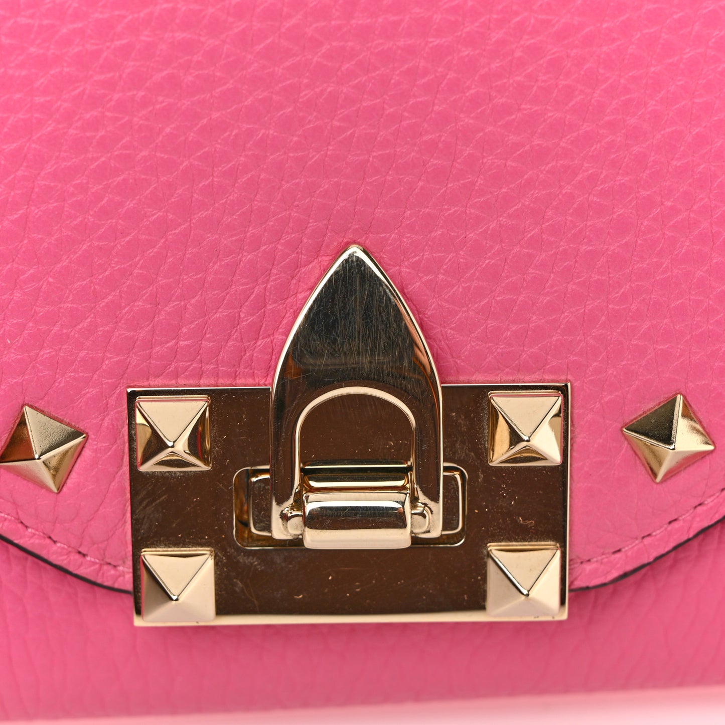 Pebbled Calfskin Rockstud Flip Lock Wallet On Chain Feminine Pink