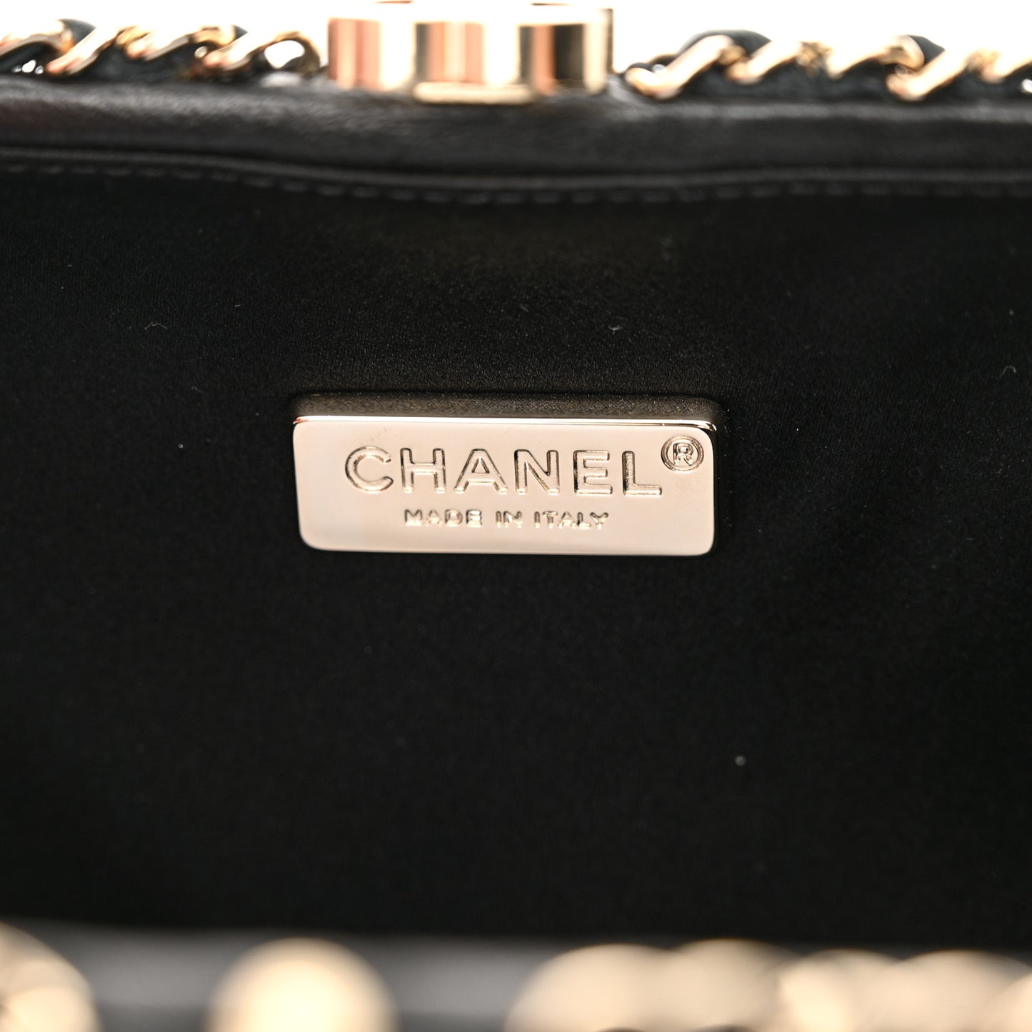 Lambskin Quilted Chain Around White Black