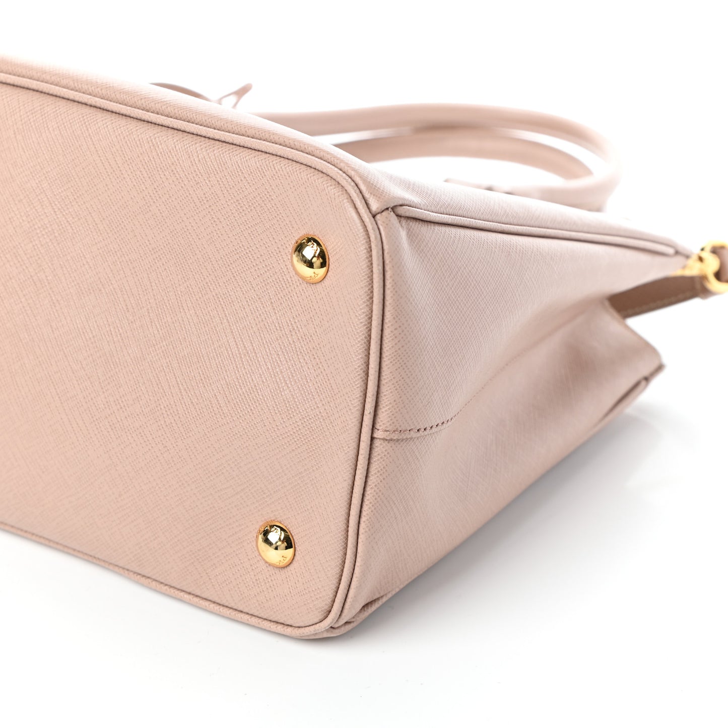 Saffiano Medium Galleria Double Zip Tote Cammeo