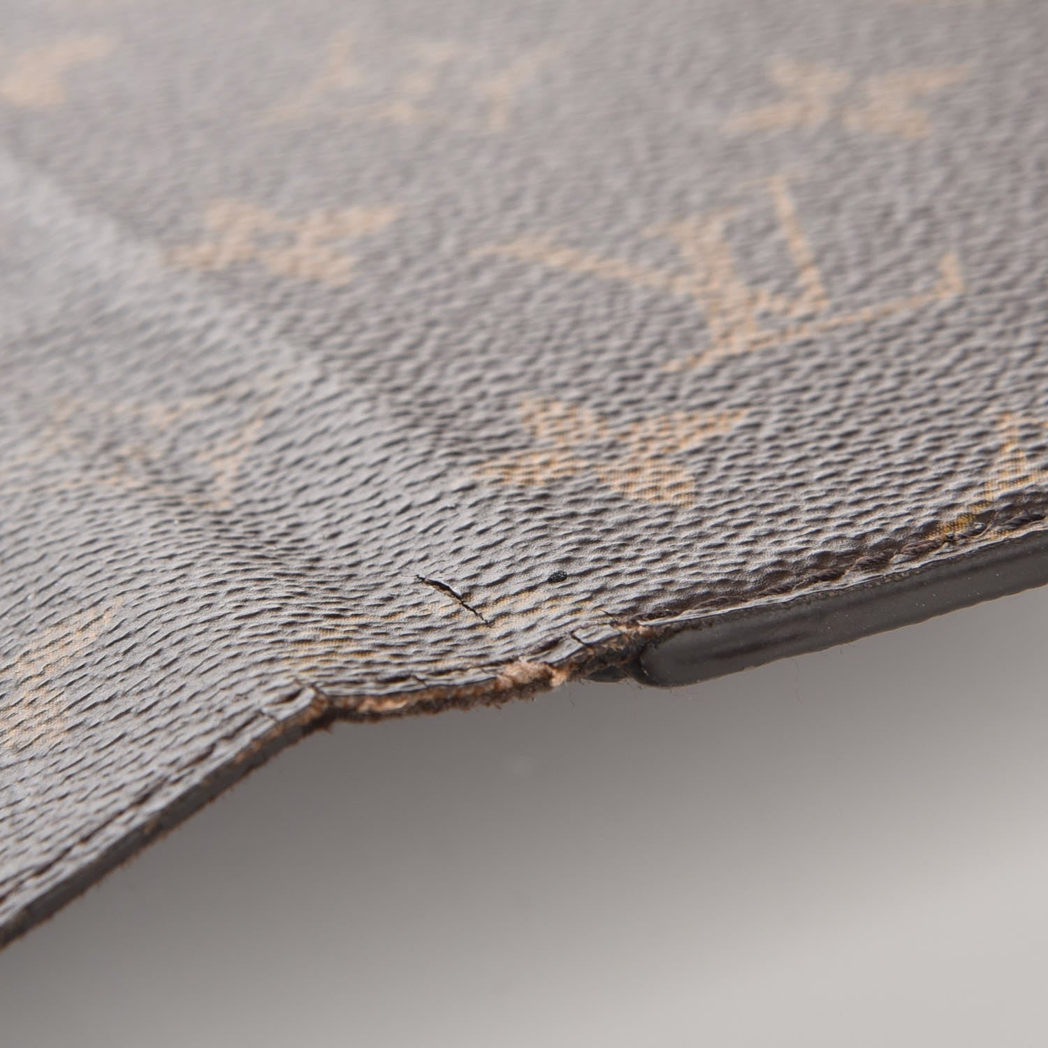 Louis Vuitton Monogram iPhone 6 Plus Folio Case 8 of 9