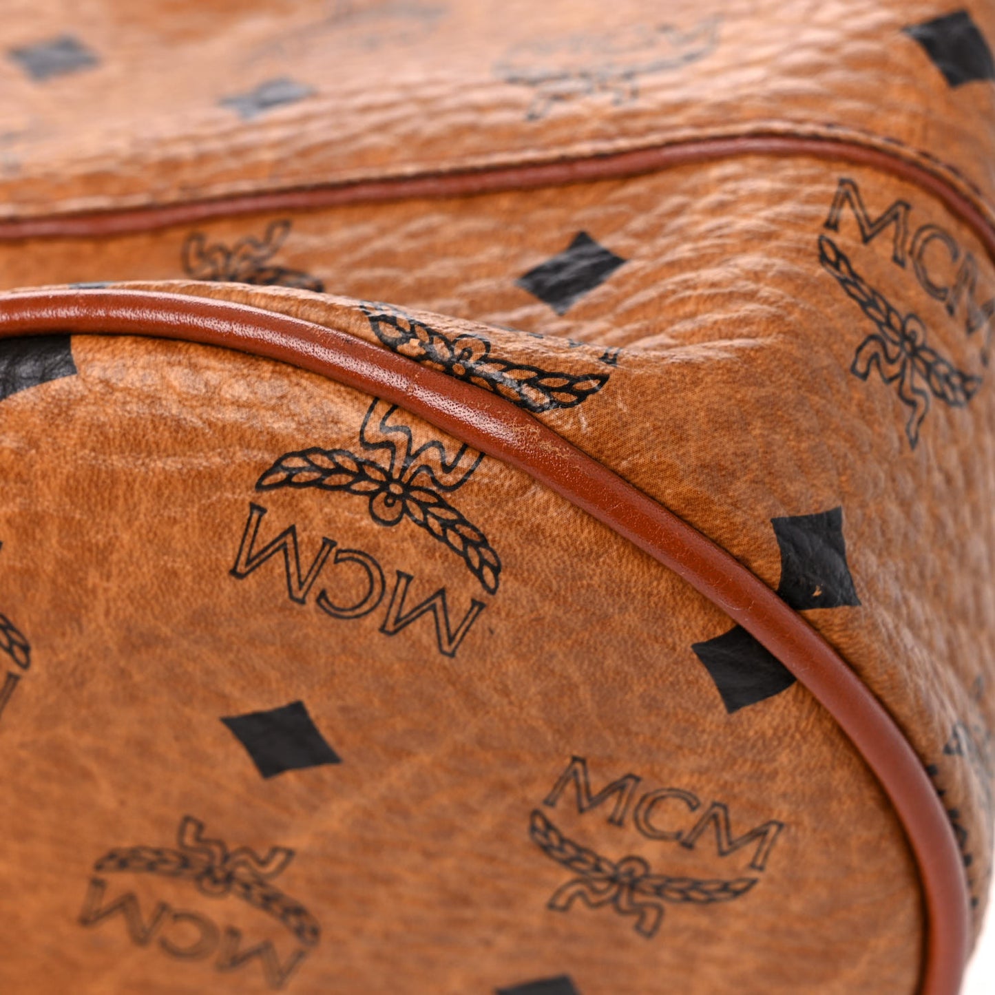 Visetos Drawstring Bucket Bag Cognac