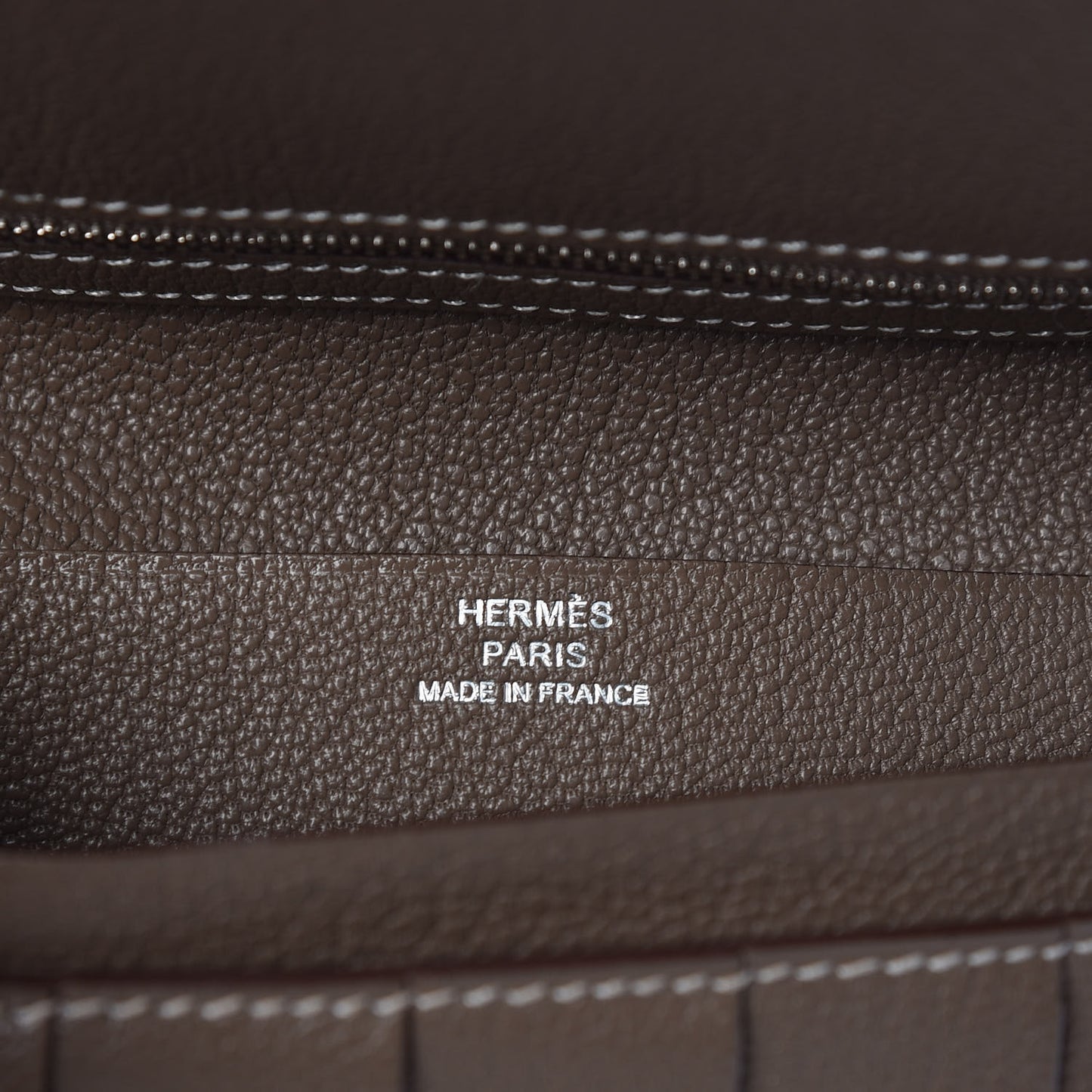 Chèvre Mysore Bearn Gusset Wallet Etoupe