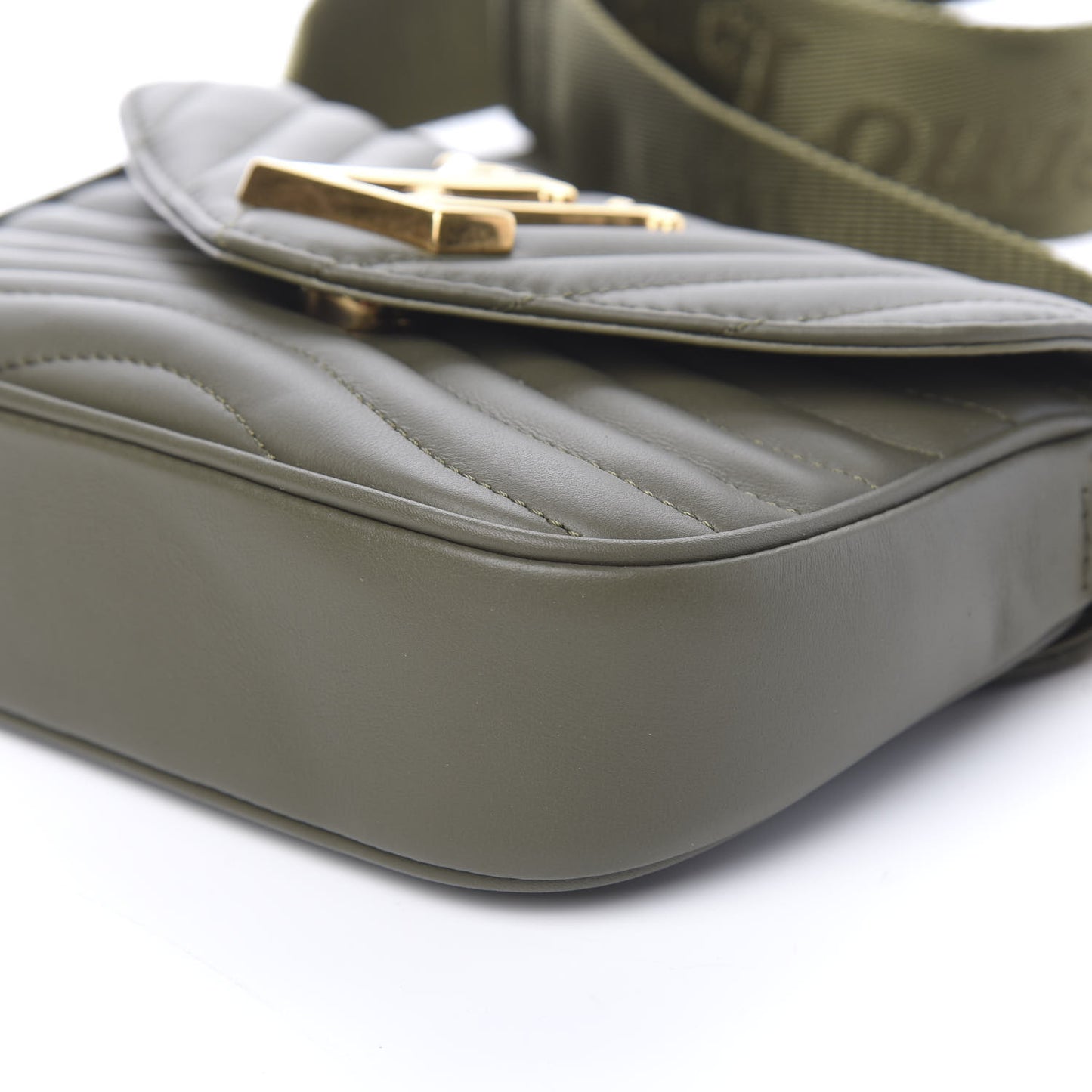 Calfskin New Wave Multi Pochette Kaki