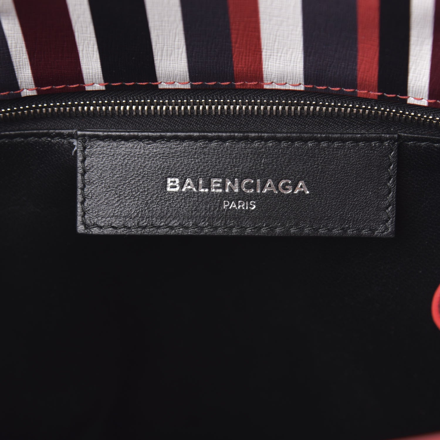 Balenciaga Veau Striped Papier B4 Zip Around Tote Variante Rouge 6 of 10