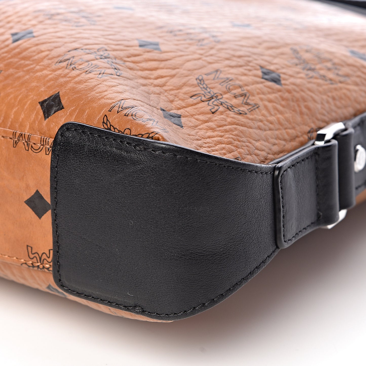 Visetos Crossbody Messenger Cognac