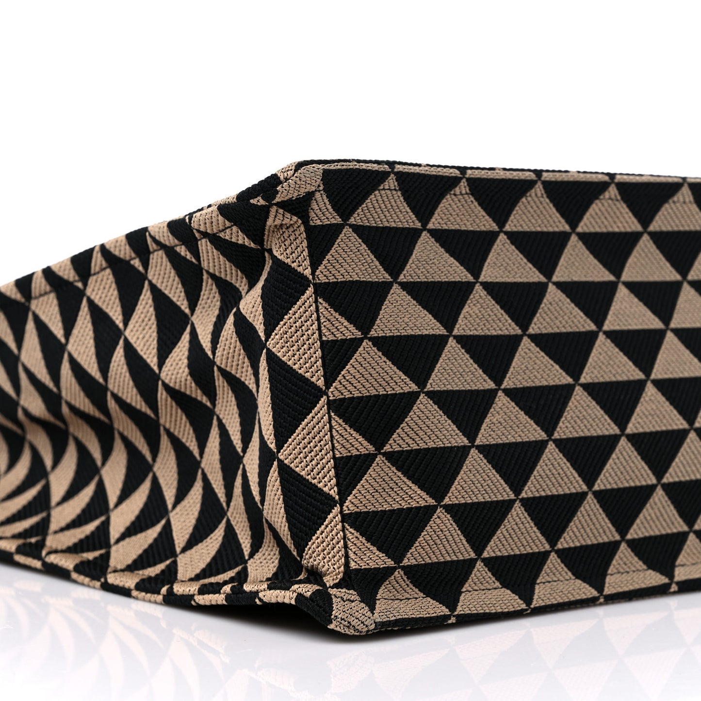 Jacquard Saffiano Triangolo Symbole Embroidered Large Tote Black Corda