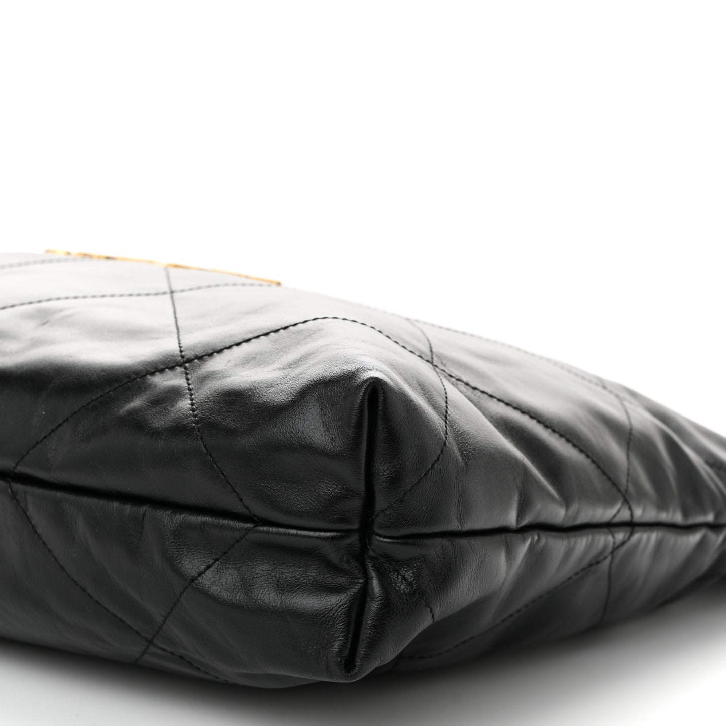 Shiny Calfskin Quilted Chanel 22 Black
