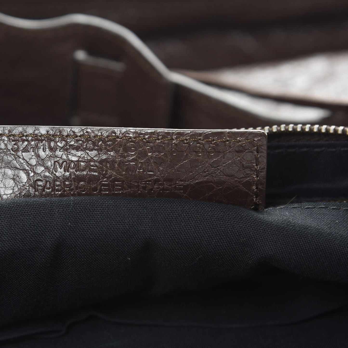 Agneau Cross Day Messenger Charbon