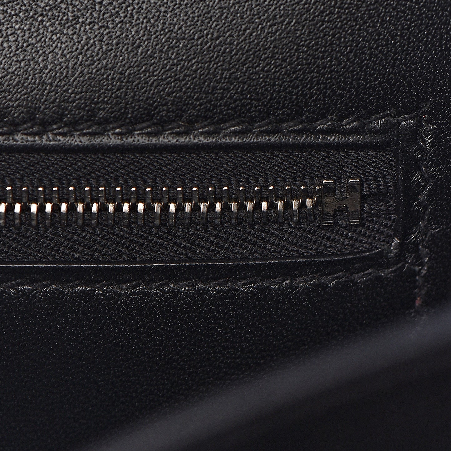 Epsom Enamel Constance 24 Black Bleu Saint Cyr