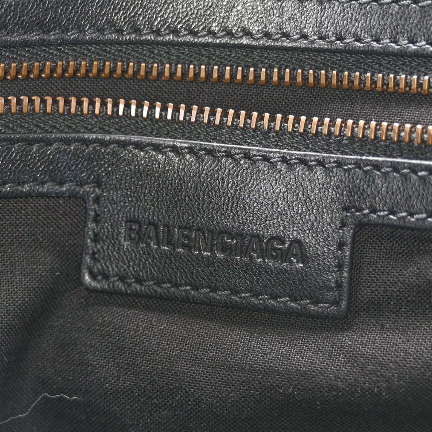 Arena Lambskin Classic Hardware Medium Le City Black