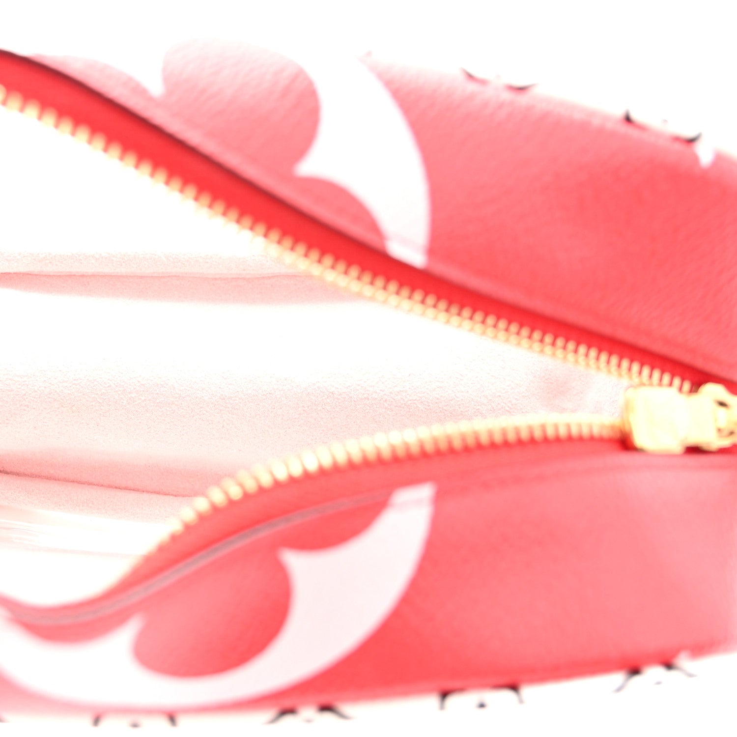 Louis Vuitton Monogram Giant Beach Pouch Rouge 5 of 9
