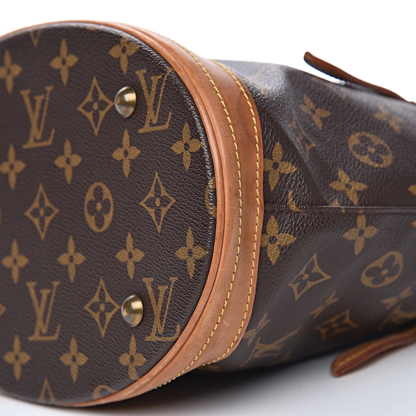 Monogram Petit Bucket 23