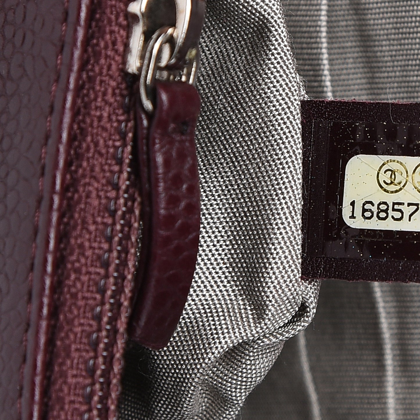 Caviar Half Moon Wallet On Chain WOC Bordeaux