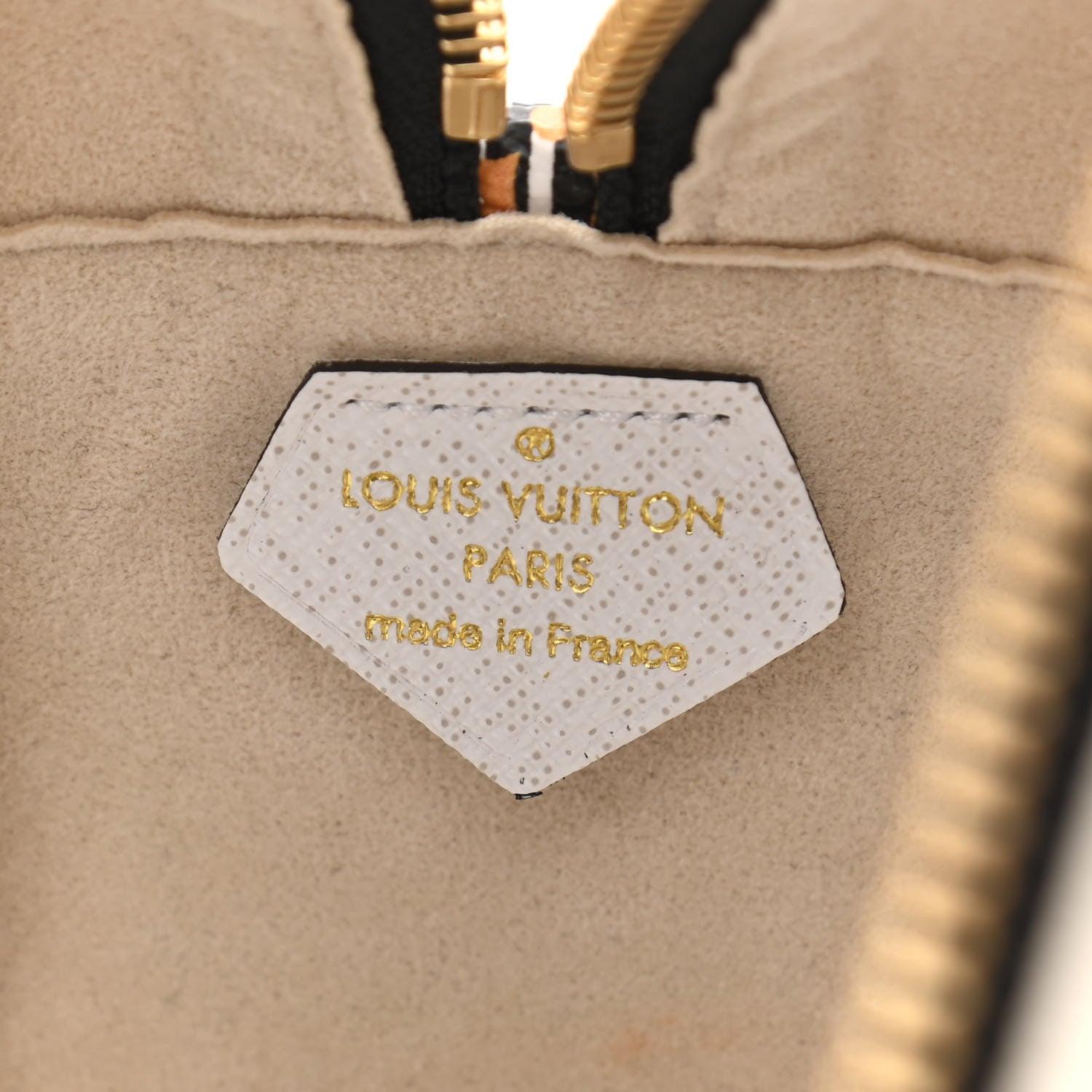Louis Vuitton Monogram Giant Jungle Beach Pouch Ivory 6 of 11