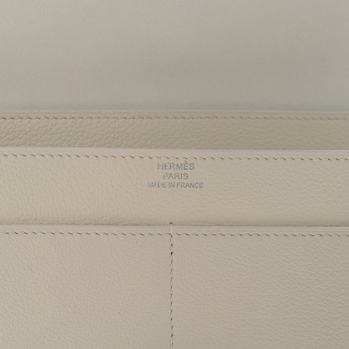 Evercolor Dogon Duo Wallet White