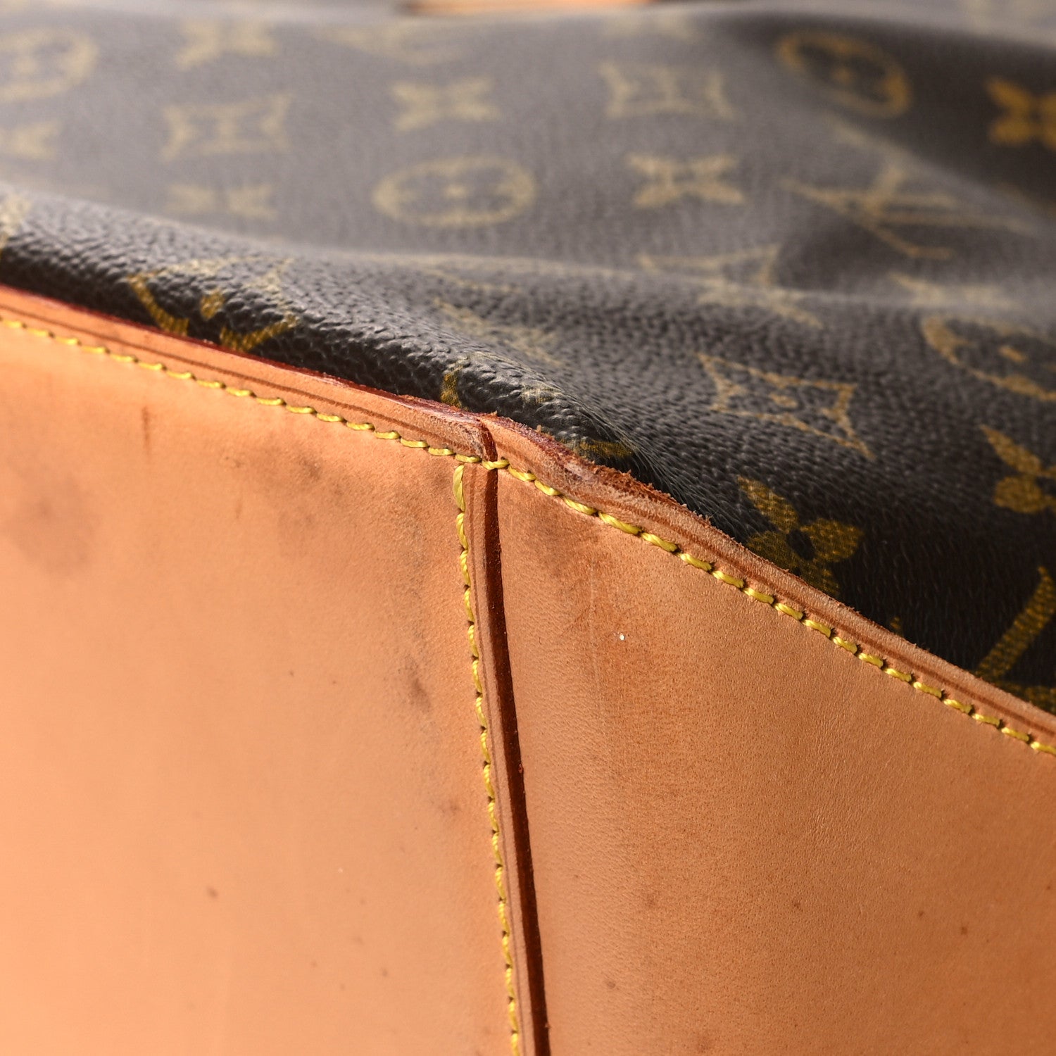 Louis Vuitton Monogram Cabas Mezzo 9 of 17