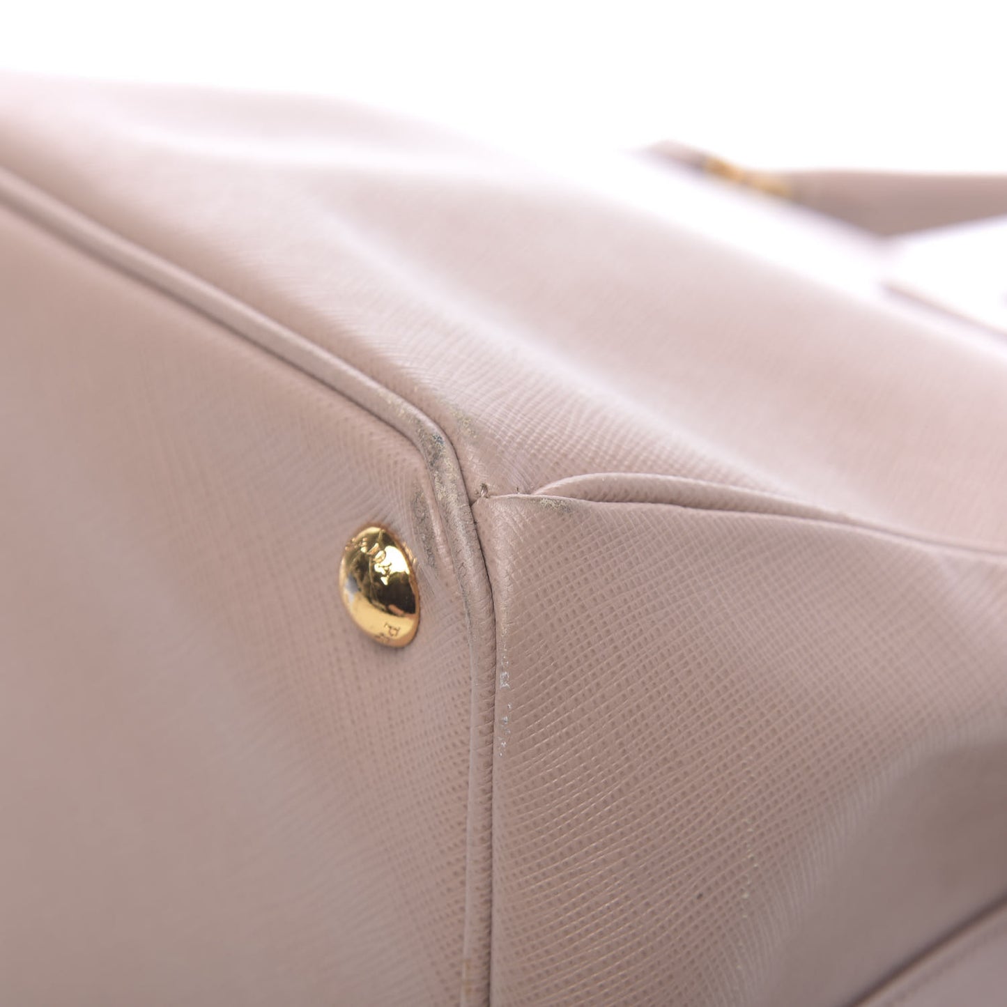 Saffiano Medium Galleria Double Zip Tote Cammeo