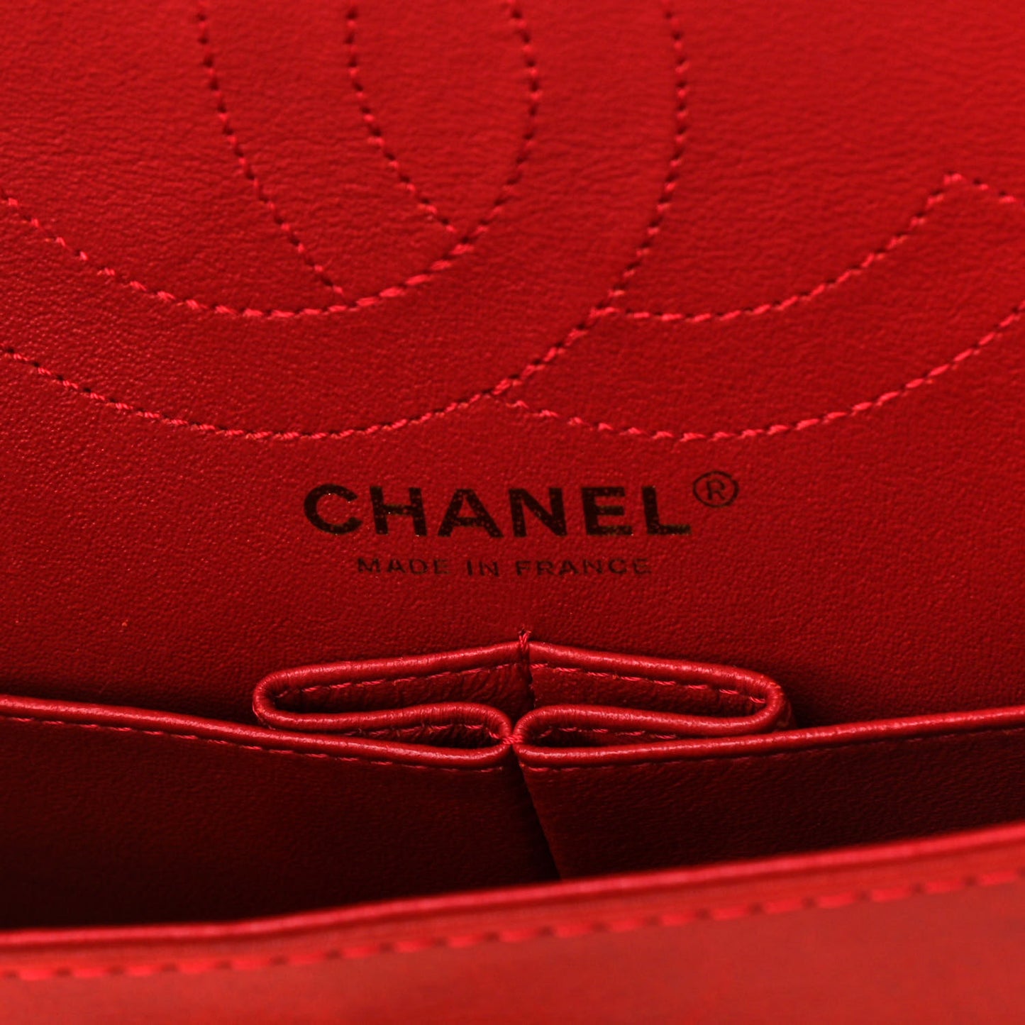 Iridescent Calfskin Quilted 2.55 Reissue 226 Flap Red
