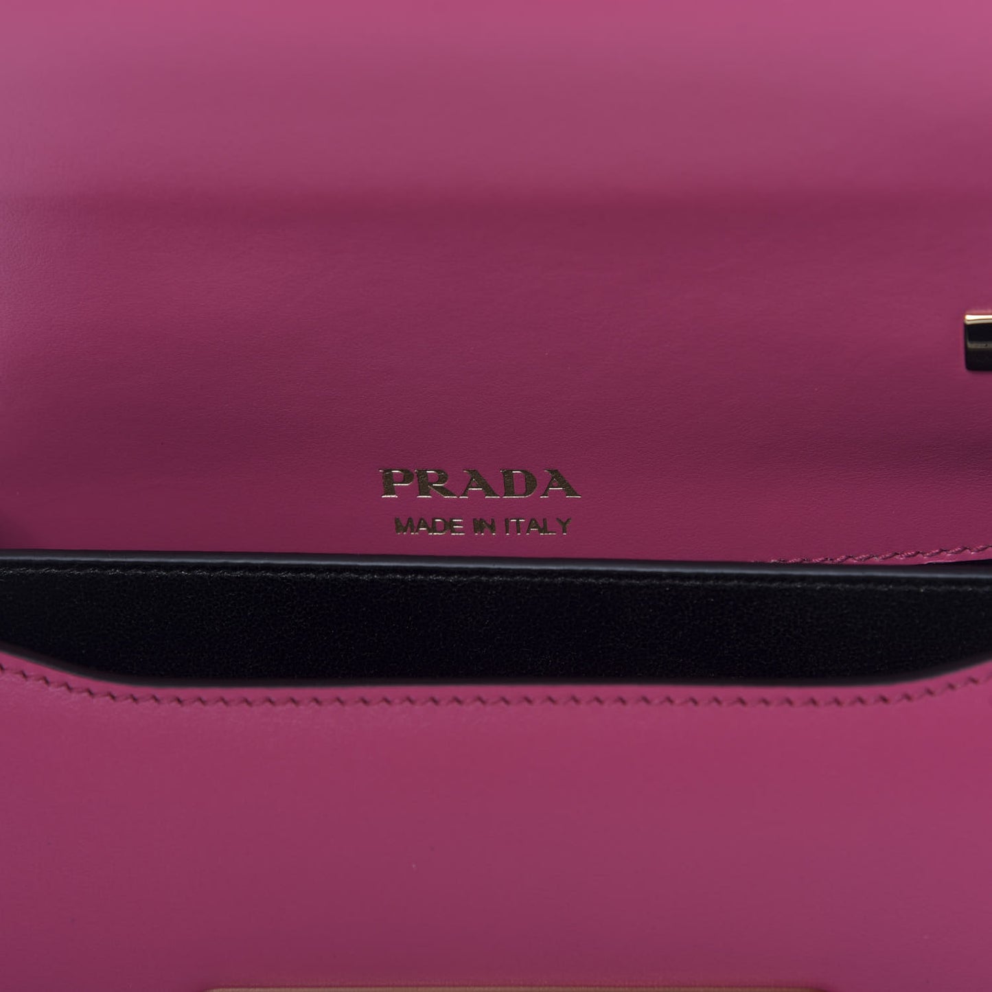 City Calfskin Sidonie Small Chain Crossbody Bag Magenta