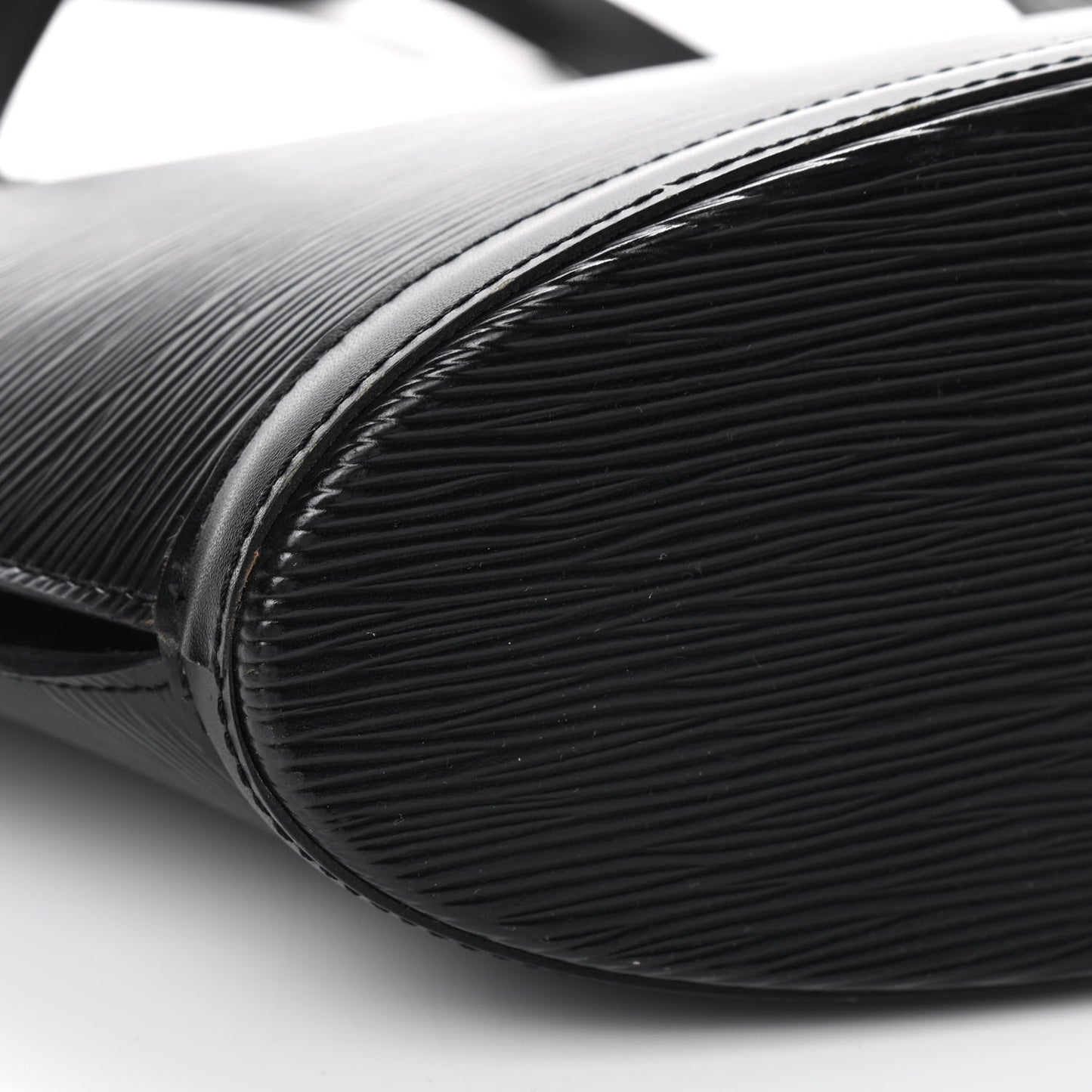 Epi Saint Jacques PM Long Straps Black