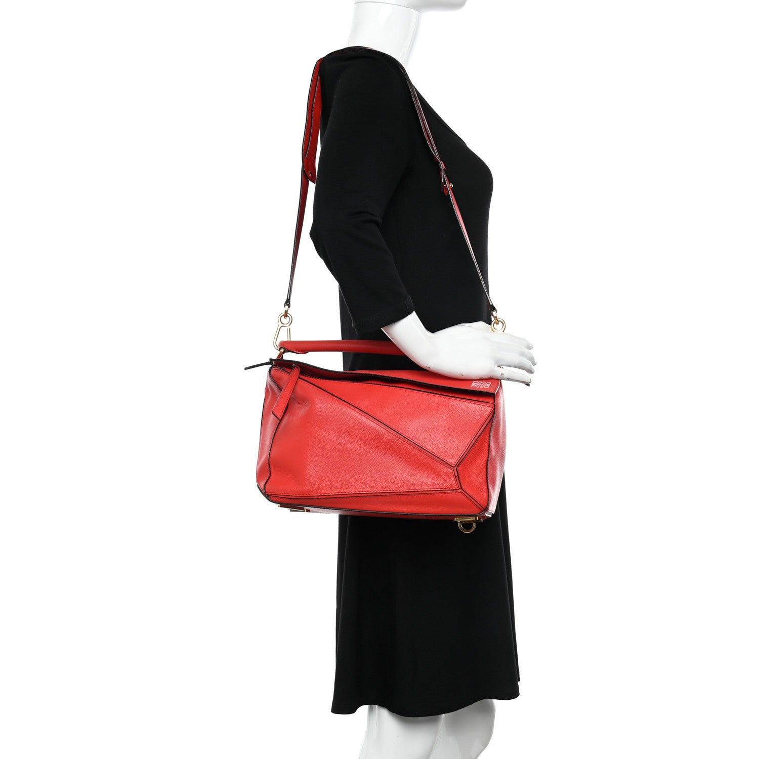 Loewe Calfskin Medium Puzzle Bag Scarlet 3 of 14