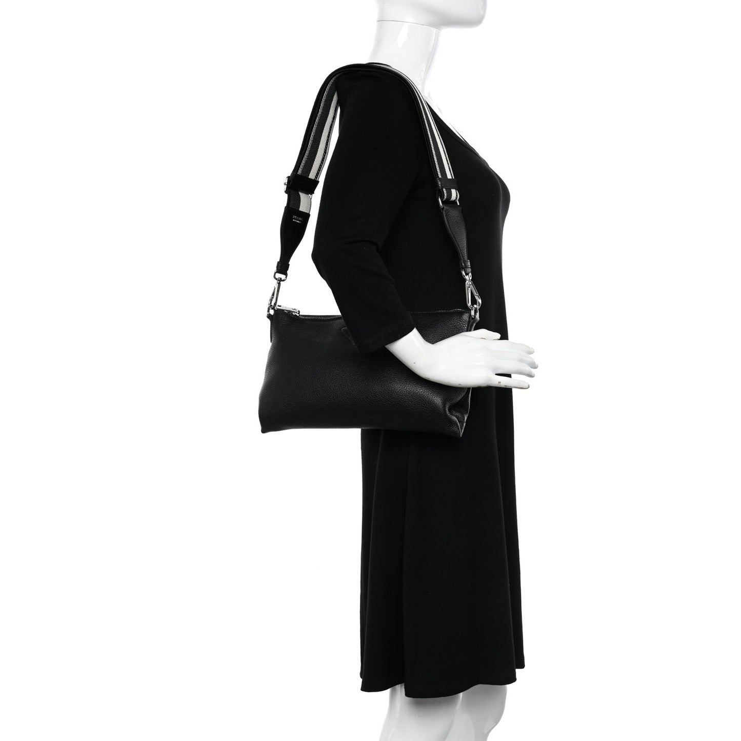 Vitello Daino Soft Zippered Shoulder Bag Black