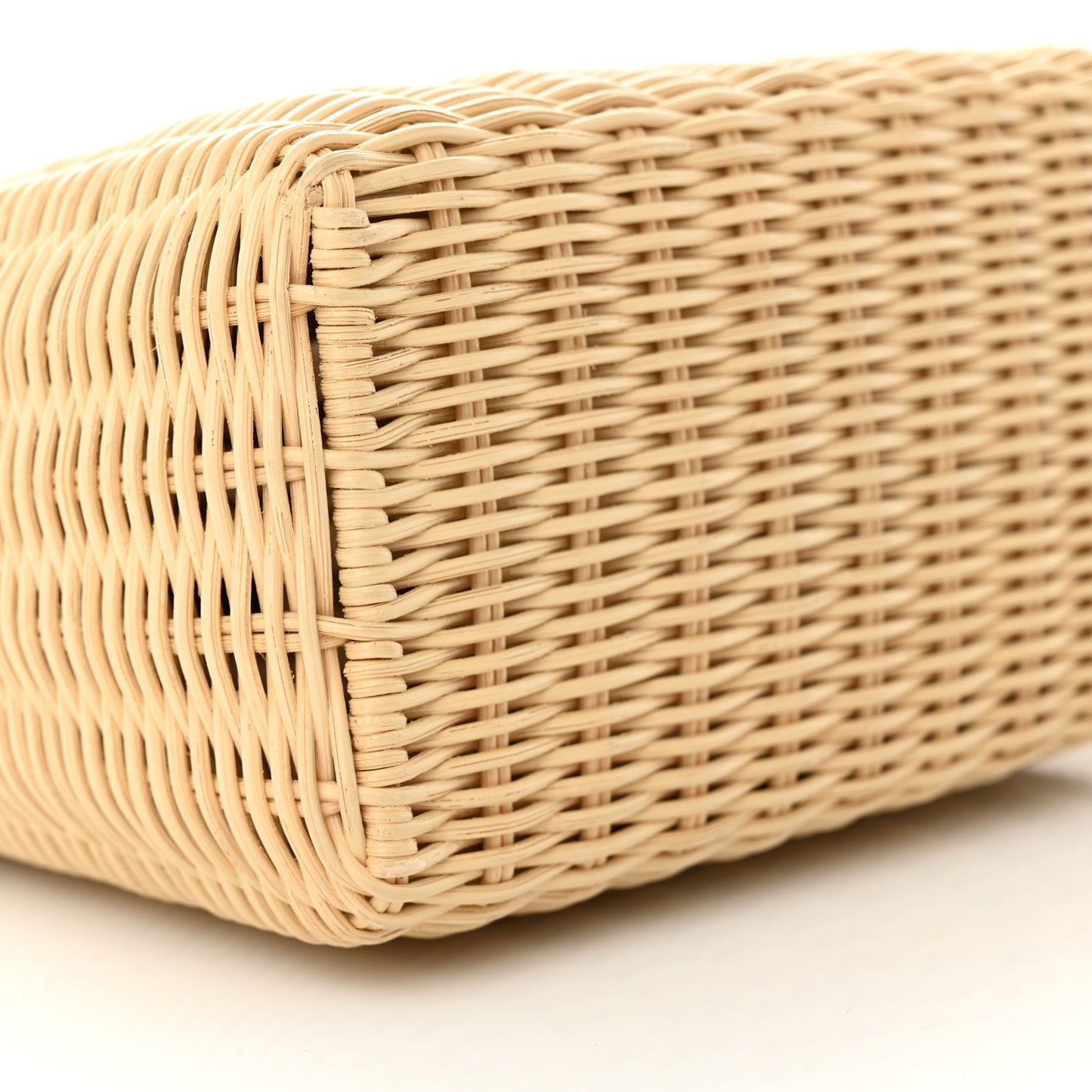 Wicker Calfskin North South L19 Extra Pocket Pouch Ivory