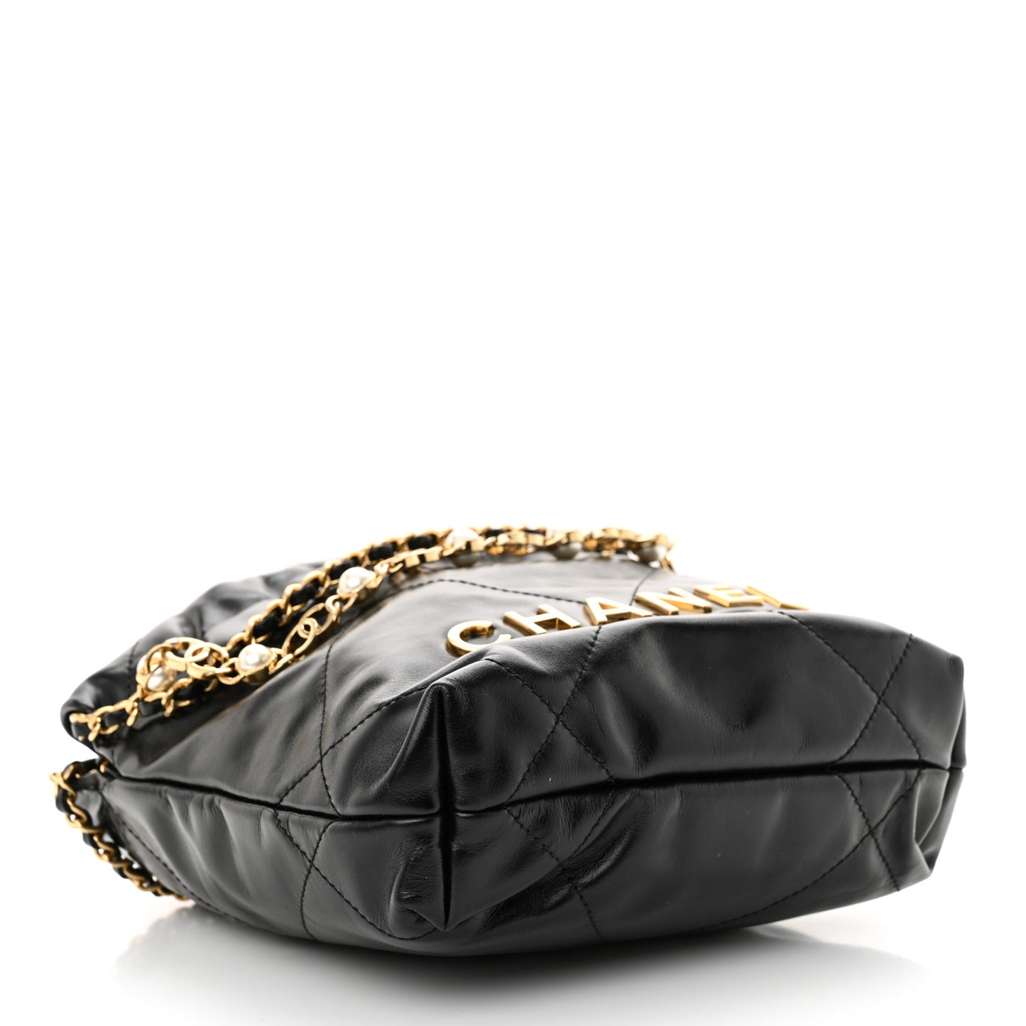 Shiny Calfskin Quilted Pearl CC Chain Mini Chanel 22 Black