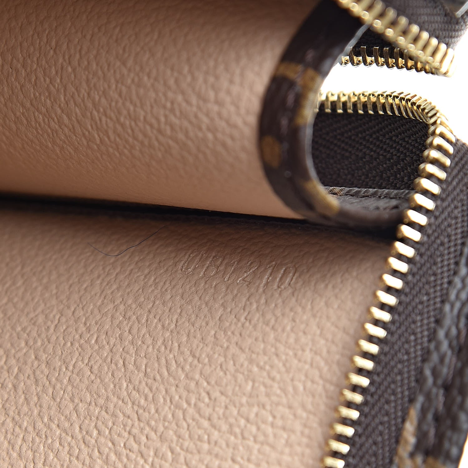 Louis Vuitton Monogram Toiletry Pouch 19 7 of 8