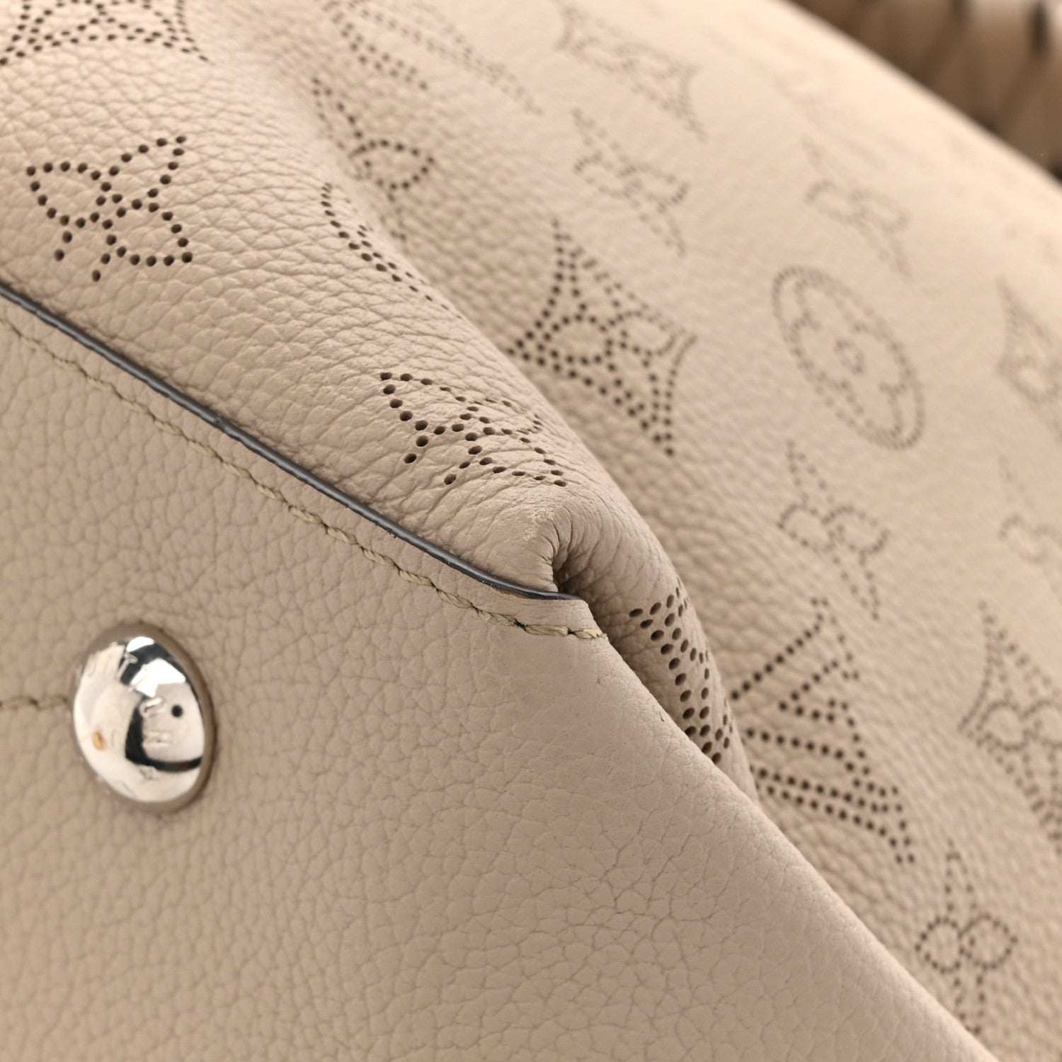 Louis Vuitton Mahina Beaubourg Hobo MM Galet 10 of 11