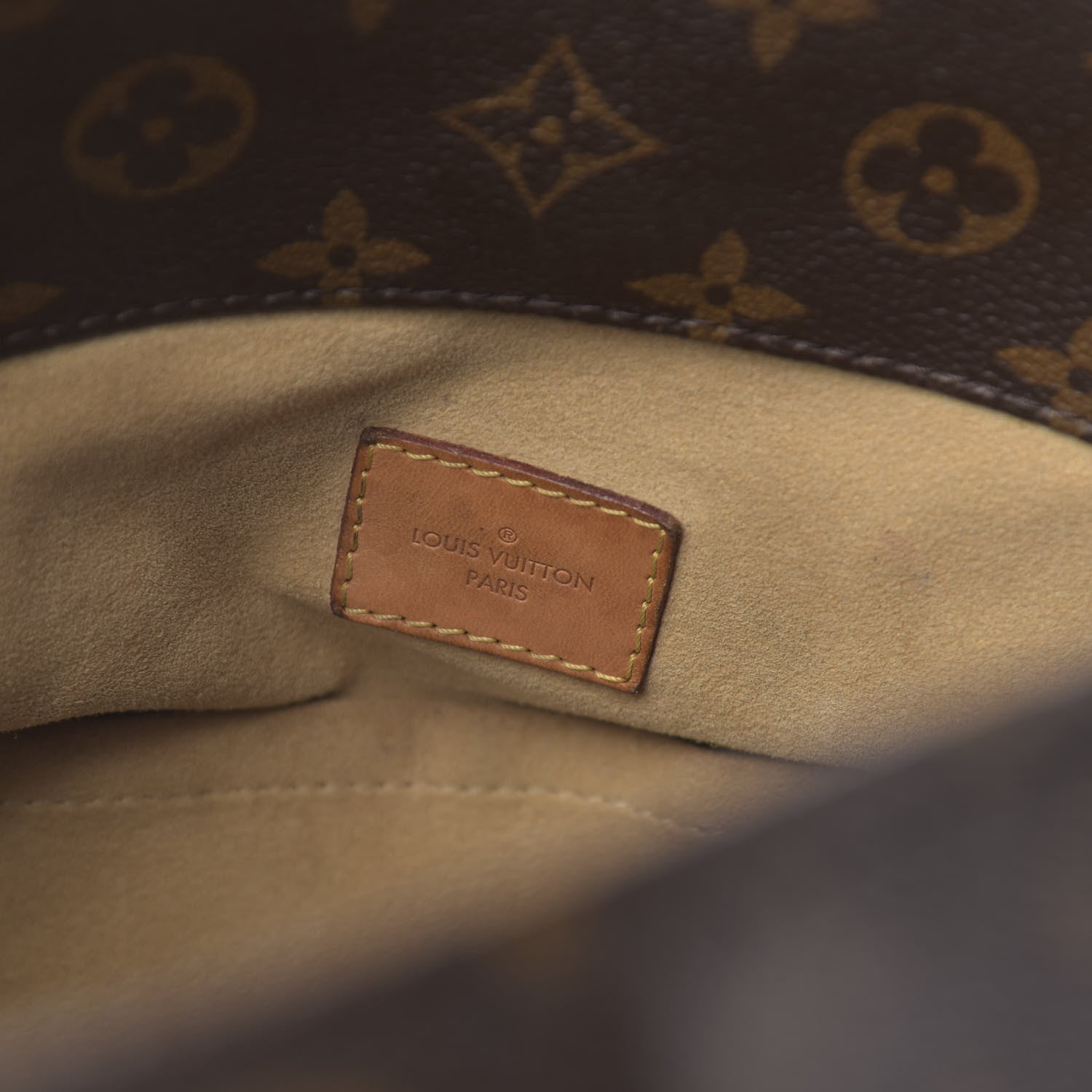 Louis Vuitton Monogram Artsy MM 6 of 22
