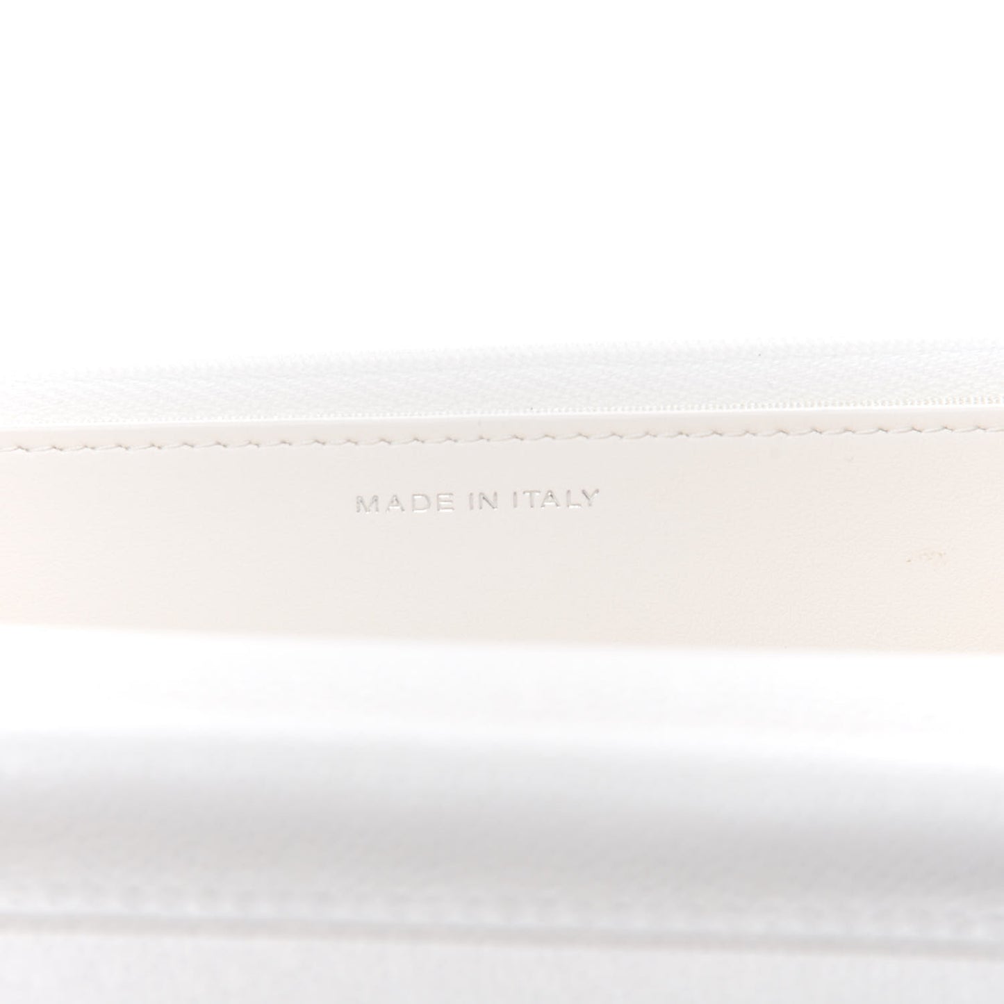 Caviar Quilted Wallet On Chain WOC White