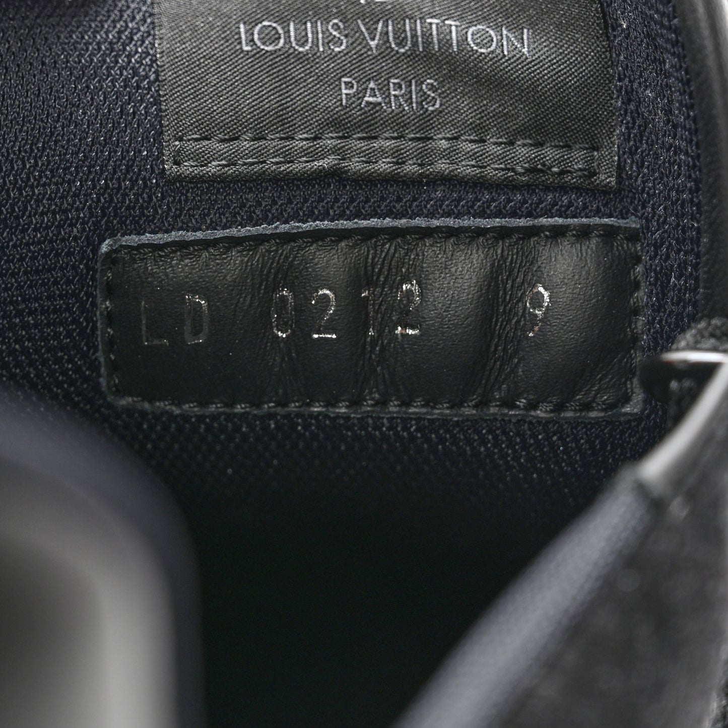 Suede Mens LV Trainer Sneakers 9 Black