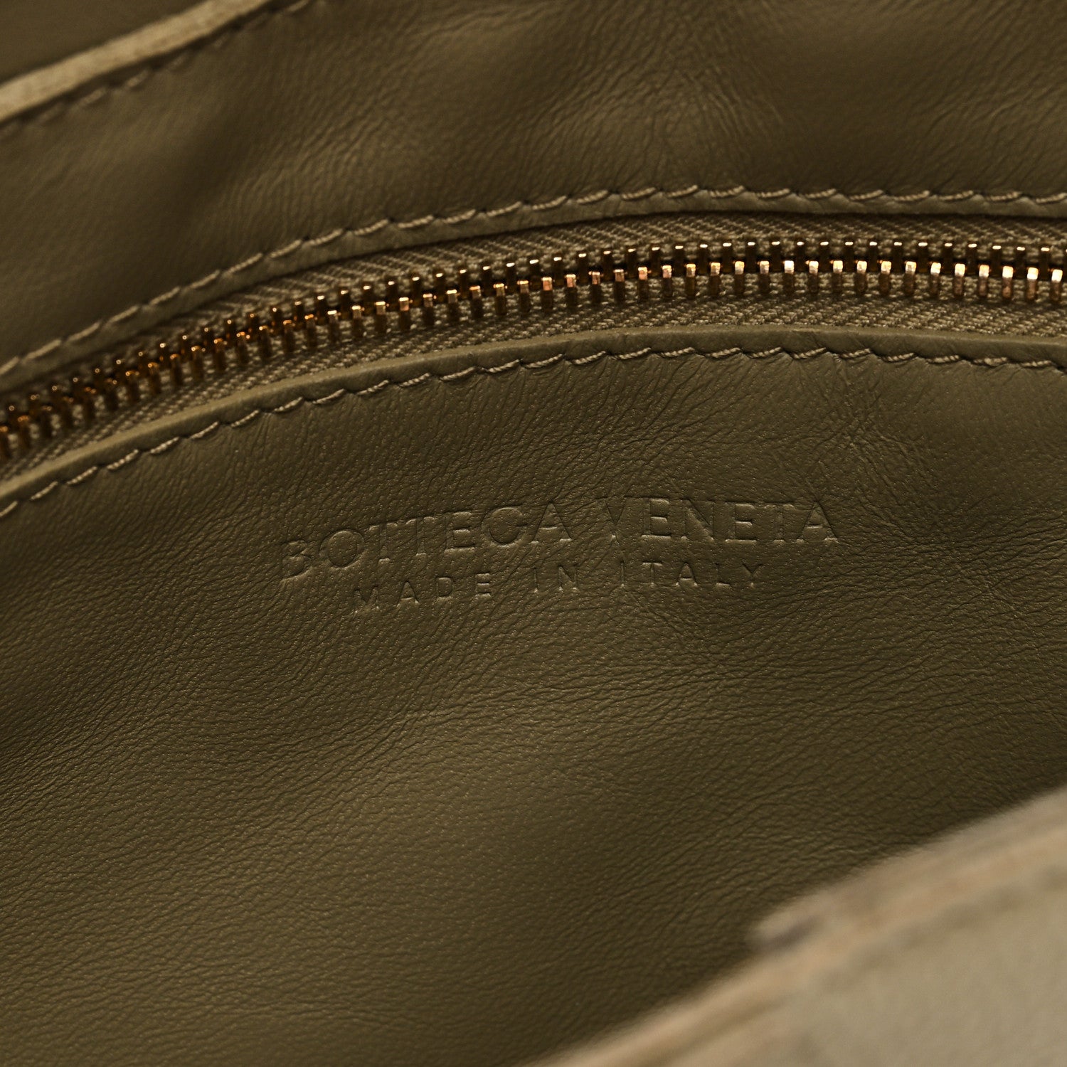 Bottega Veneta Grained Calfskin Maxi Intrecciato Cassette Crossbody Bag Taupe 6 of 8