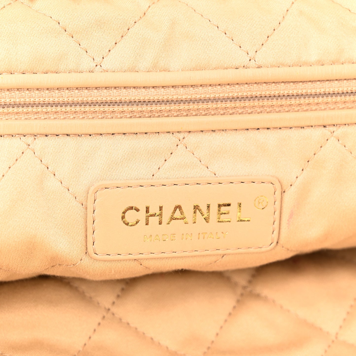 Shiny Calfskin Quilted Large Chanel 22 White