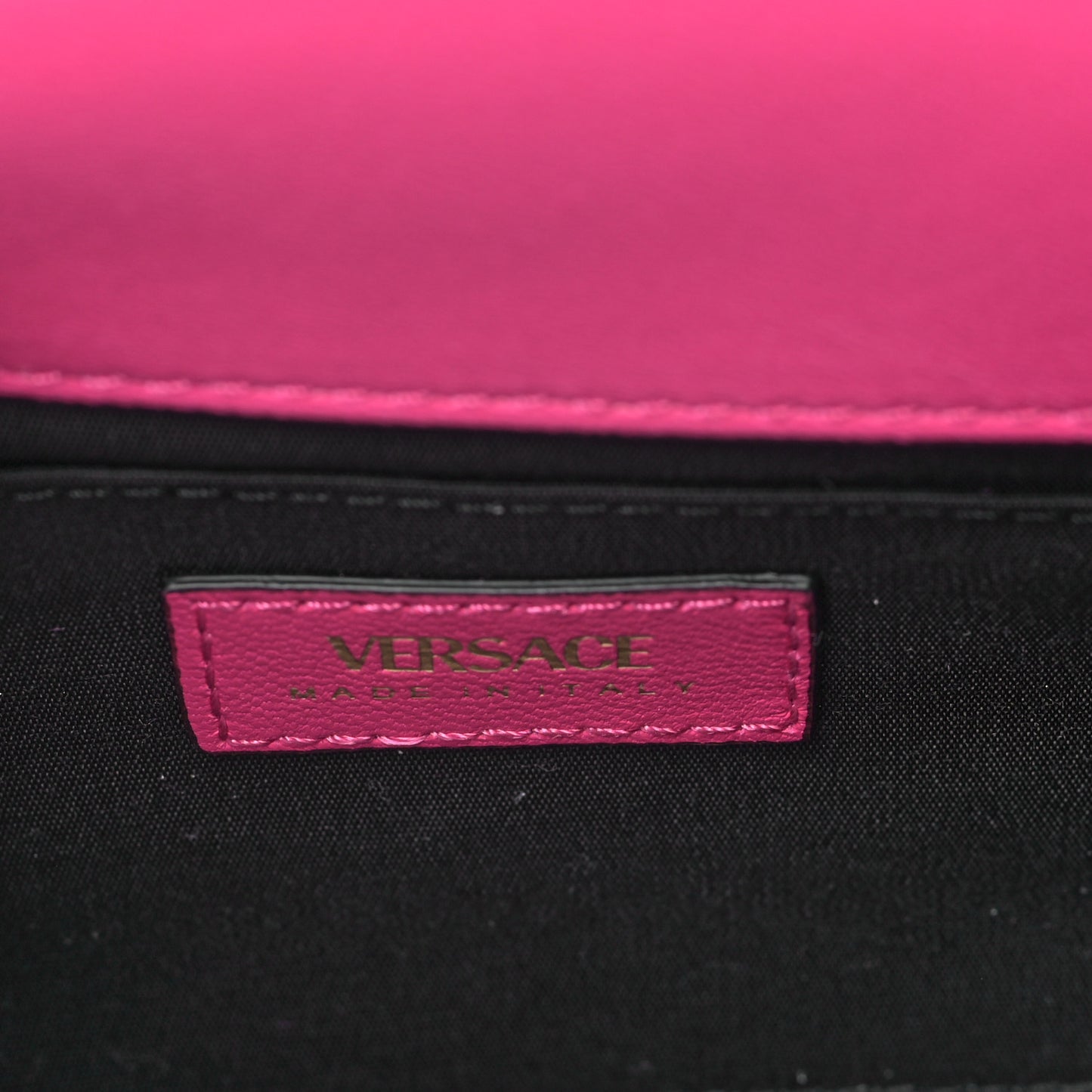 Velvet Quilted Medusa Chain Crossbody Pink