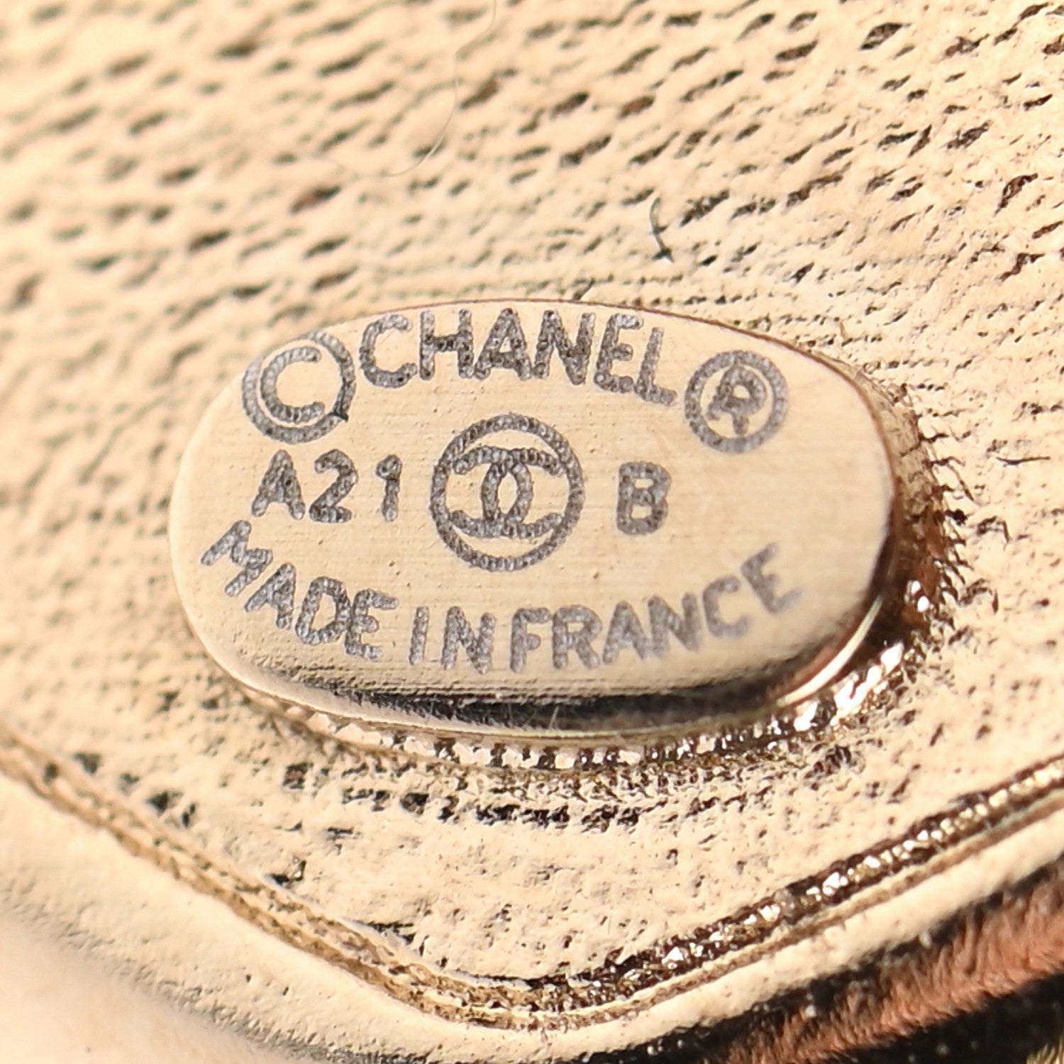 Chanel Resin Crystal CC Heart Brooch Pearly White Gold 5 of 5
