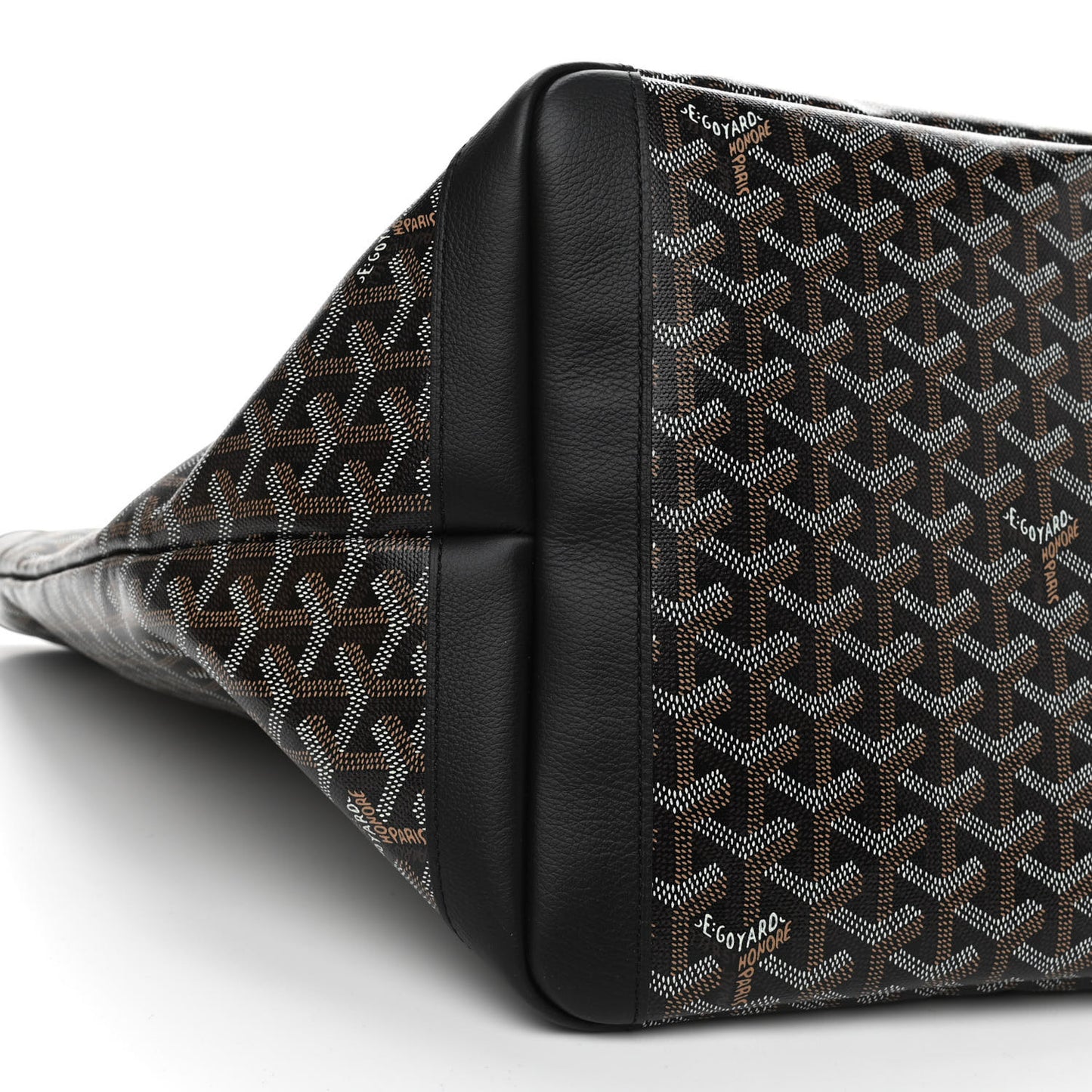Goyardine Artois GM Black