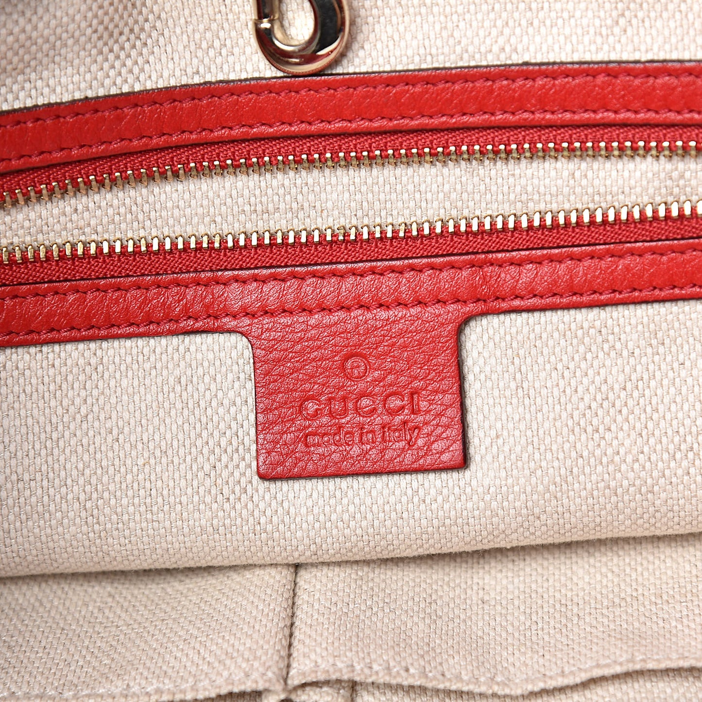 Pebbled Calfskin Medium Soho Chain Shoulder Bag Tabasco Red