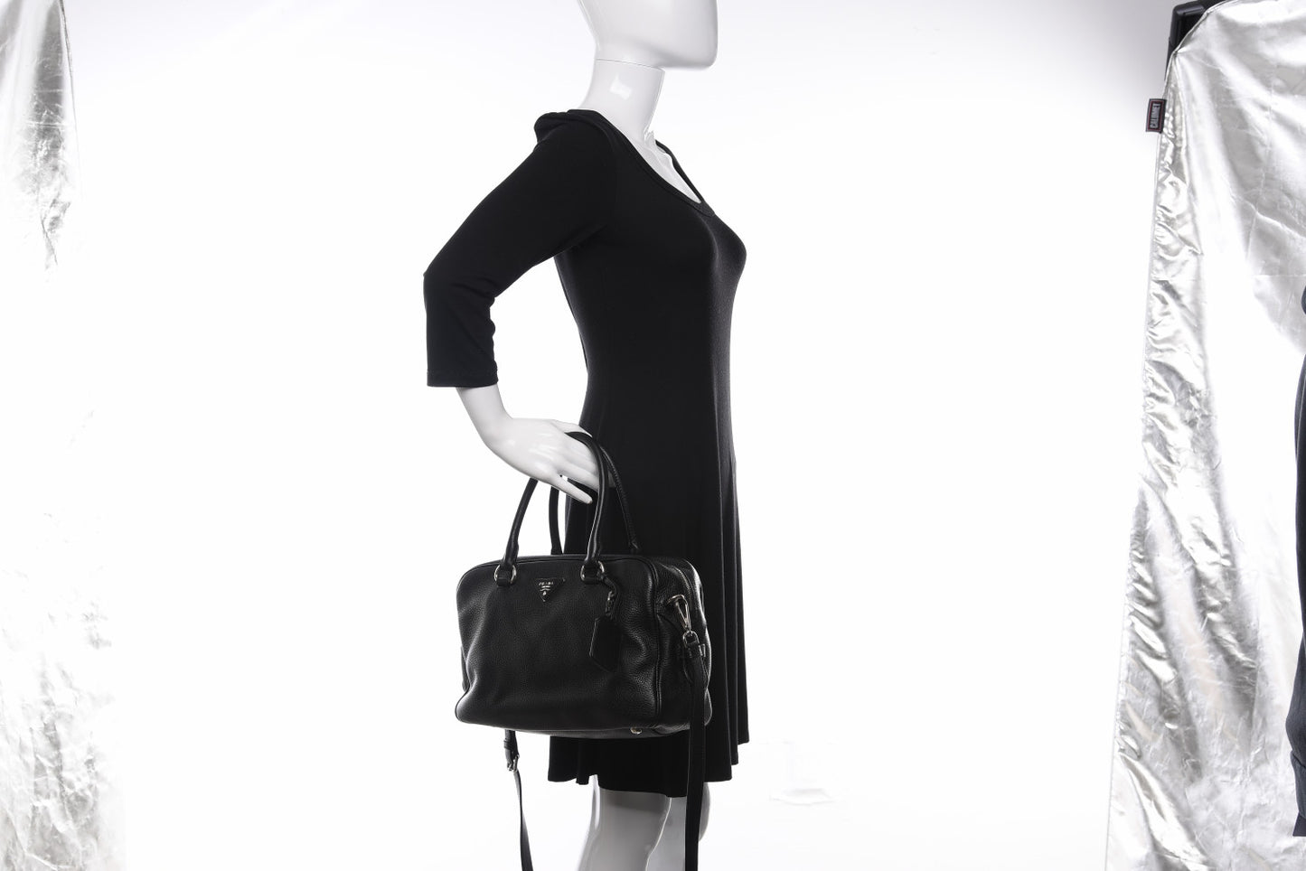 Vitello Daino Satchel Black