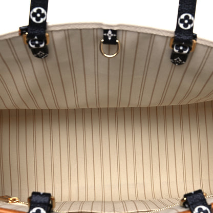 Louis Vuitton Monogram Giant Jungle Onthego GM Ivory 5 of 10