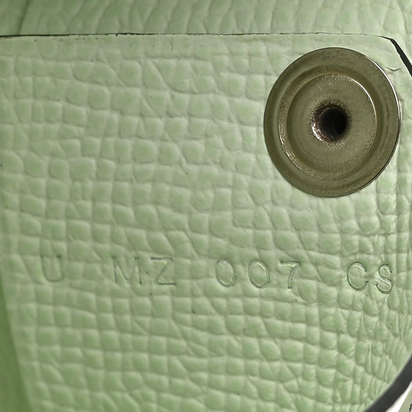 Epsom Calvi Card Case Vert Fizz