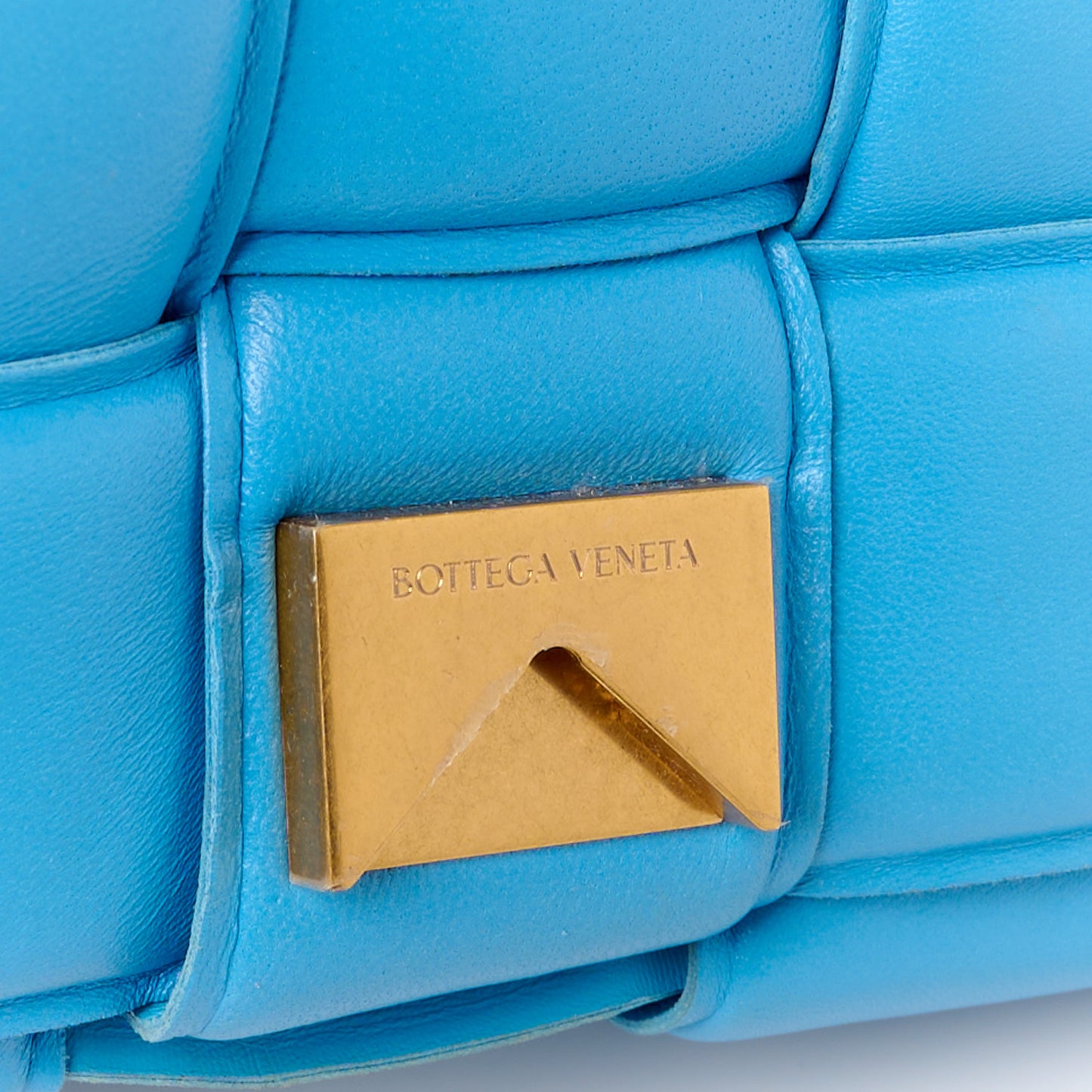 Lambskin Maxi Intrecciato Padded Chain Cassette Crossbody Bag Swimming Pool