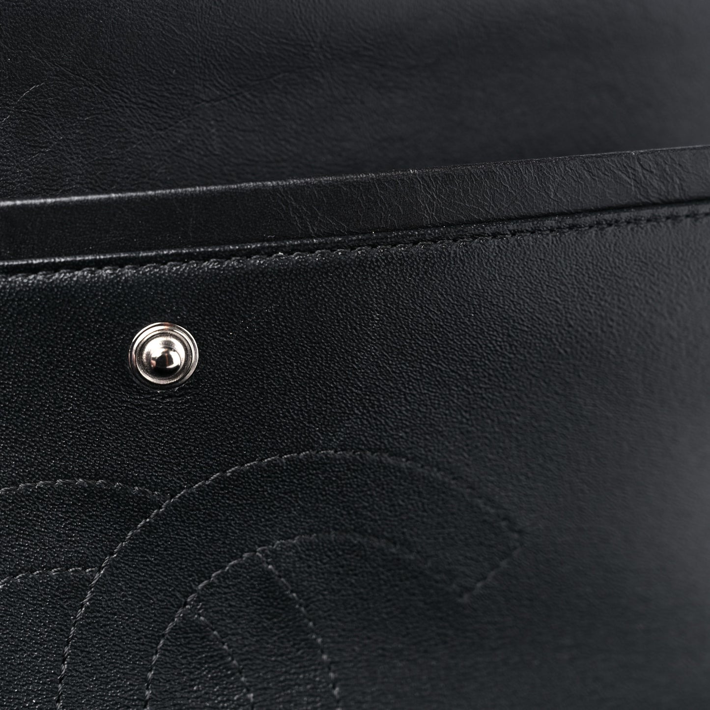 Aged Calfskin Chevron Quilted 2.55 Reissue 225 Flap So Black