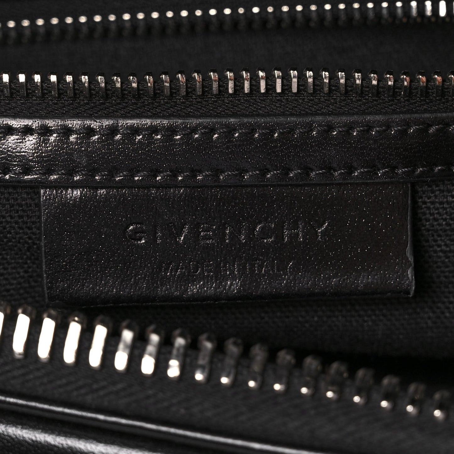 Shiny Lord Calfskin Small Antigona Black