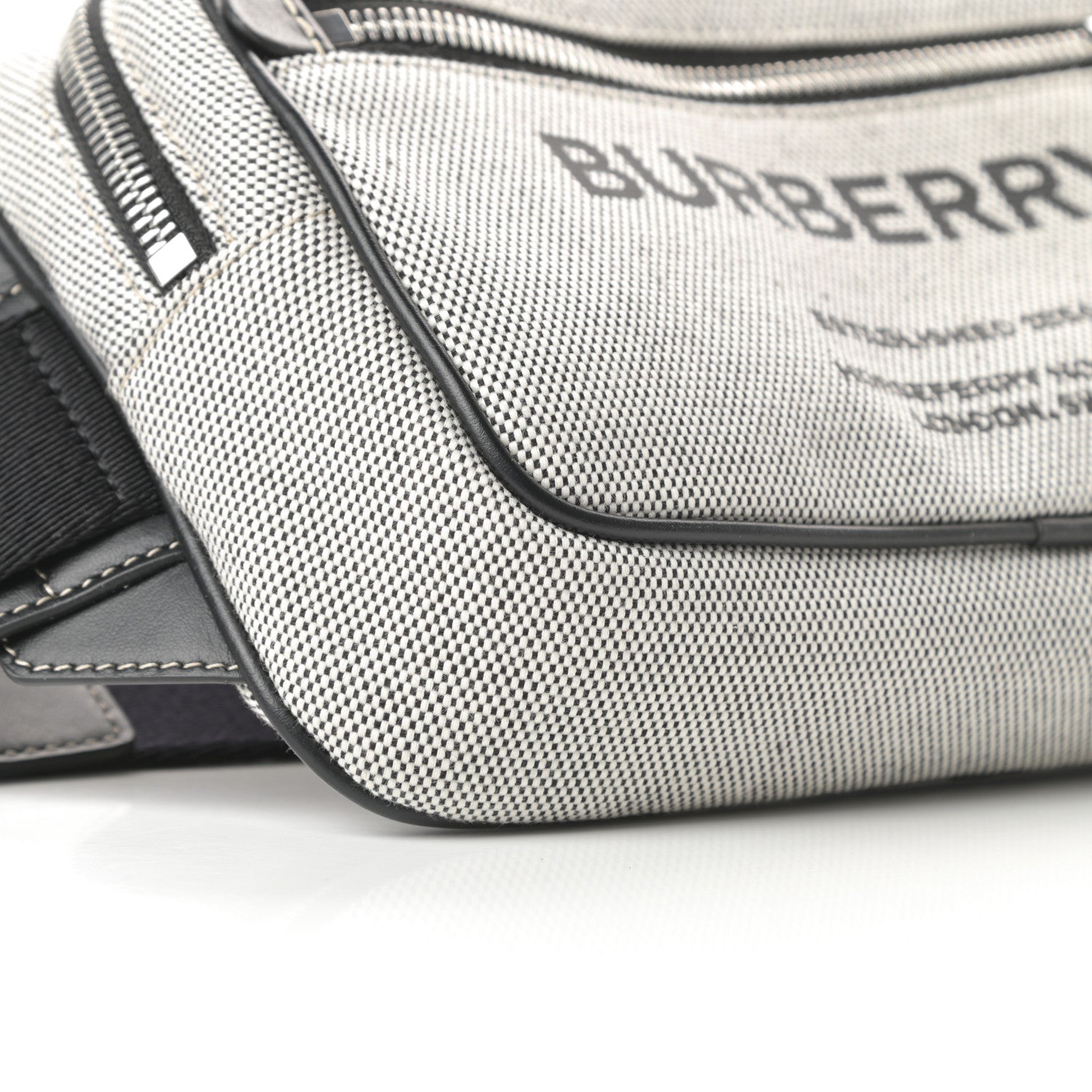 BURBERRY HORSEFERRY ボディバッグ ブラック Burberry Horseferry Crossbody Bag Black Leather Men's BURBERRY