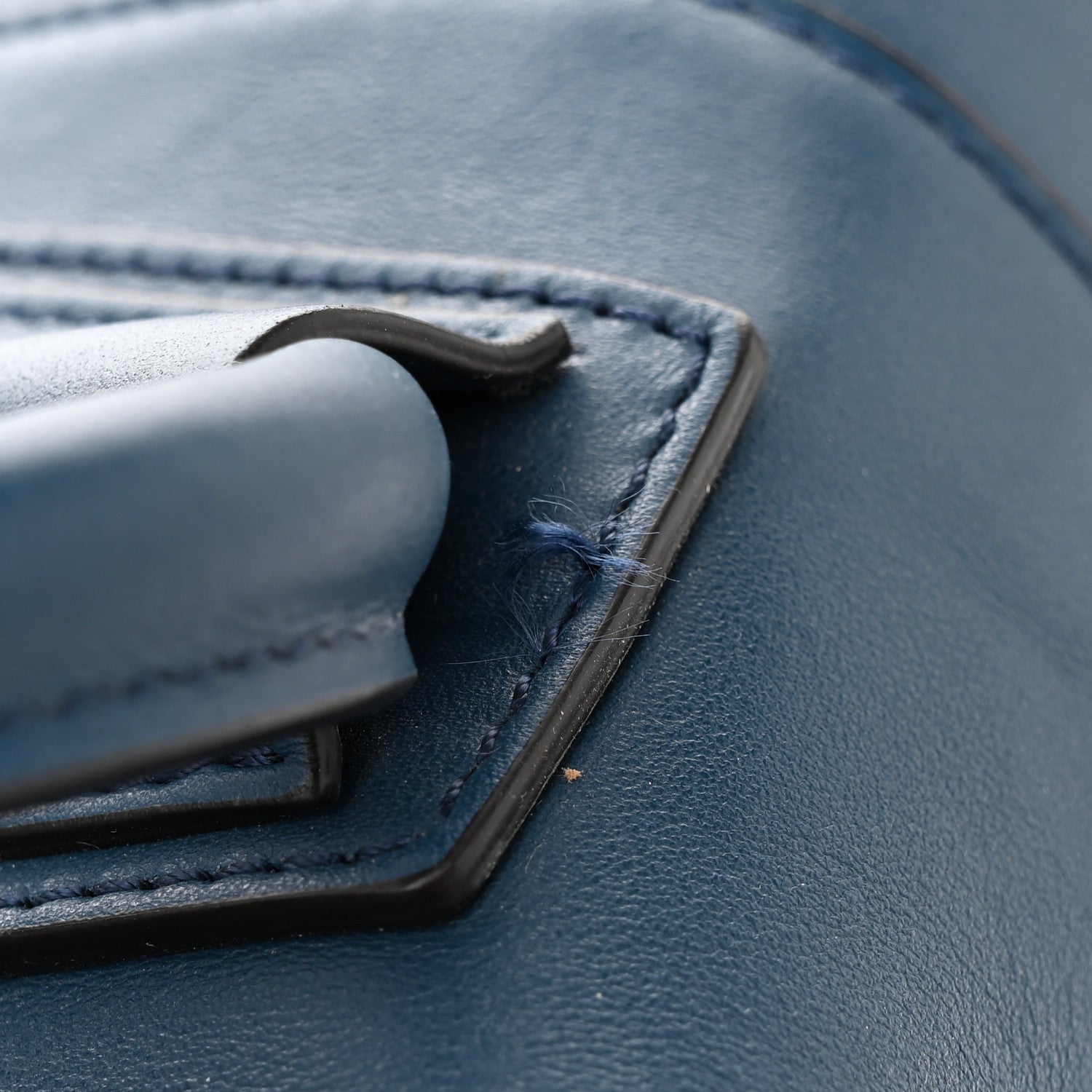 Givenchy Smooth Calfskin Medium Soft Antigona Midnight 12 of 16